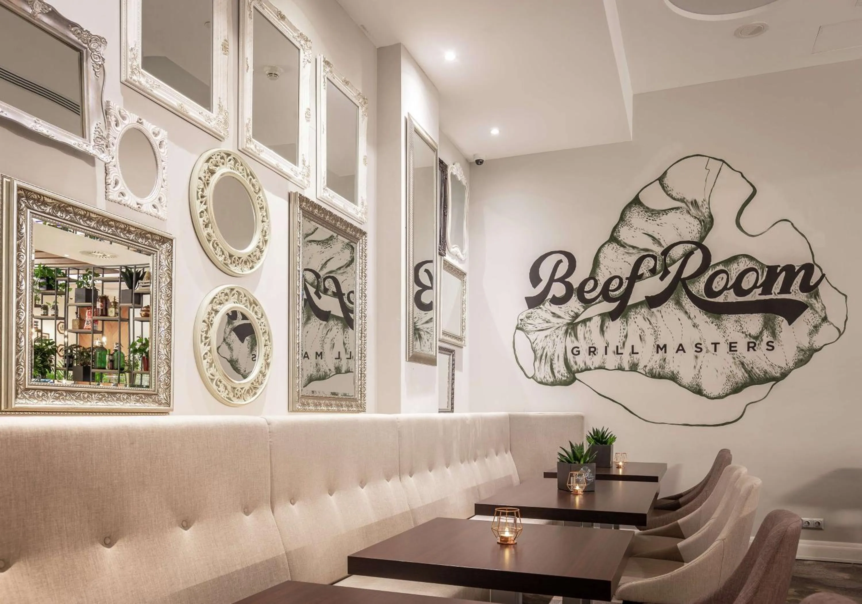 Restaurant/places to eat in Hilton Garden Inn Bucharest Old Town