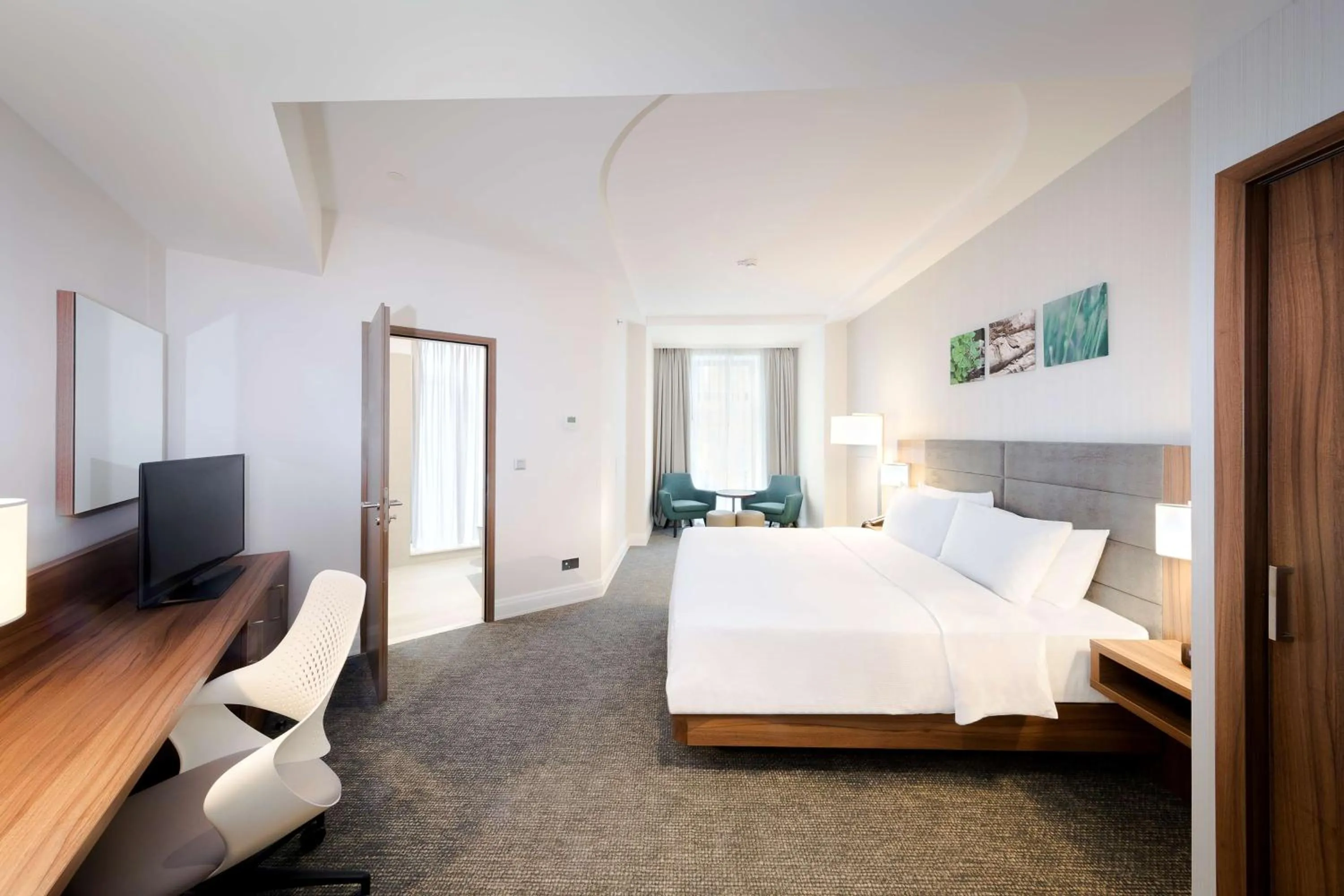 Bedroom, Bed in Hilton Garden Inn Bucharest Old Town