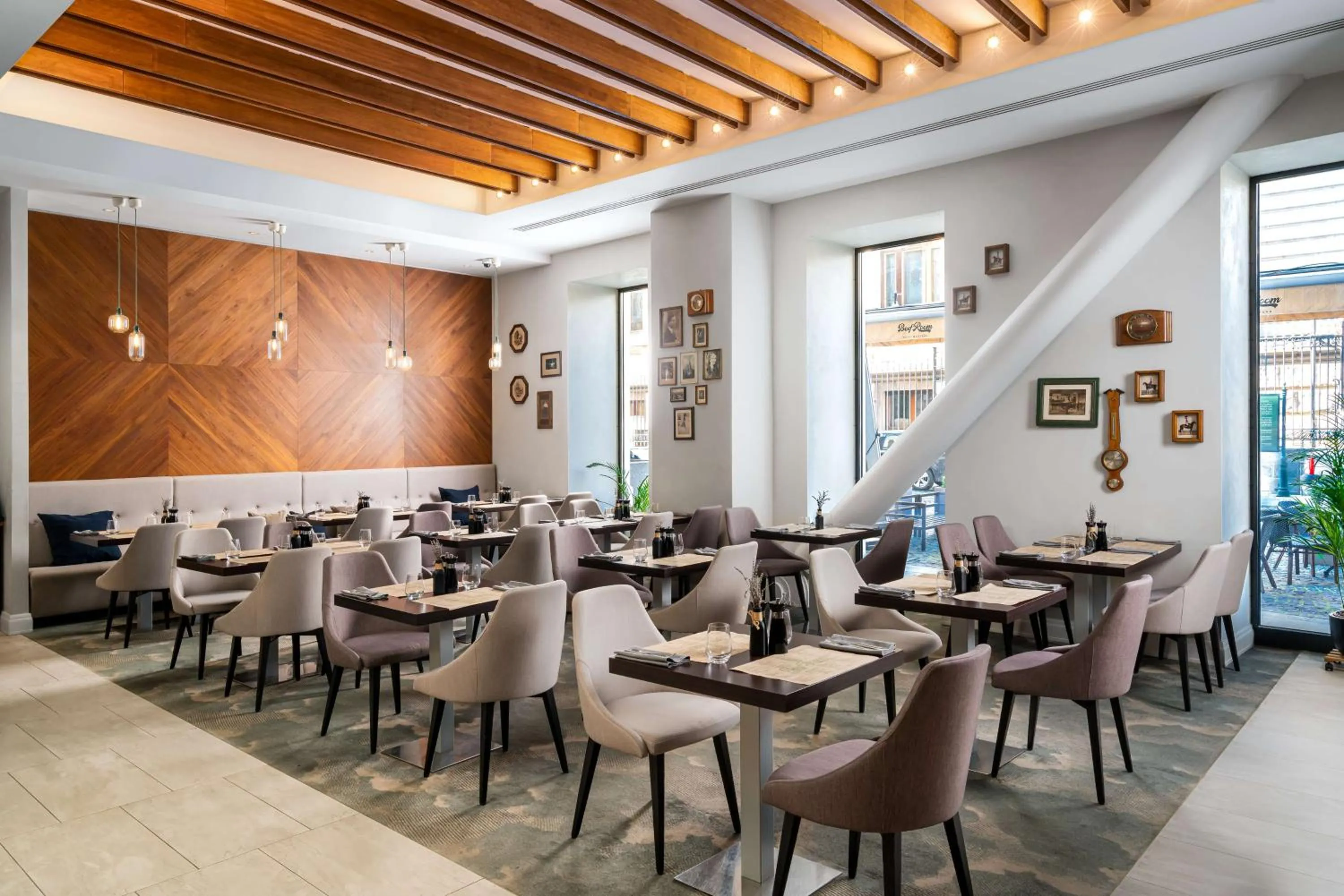 Restaurant/places to eat in Hilton Garden Inn Bucharest Old Town