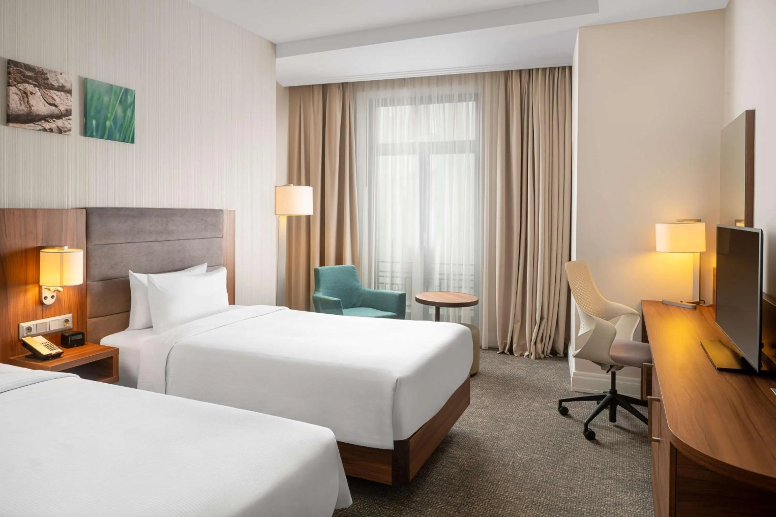 Bedroom, Bed in Hilton Garden Inn Bucharest Old Town