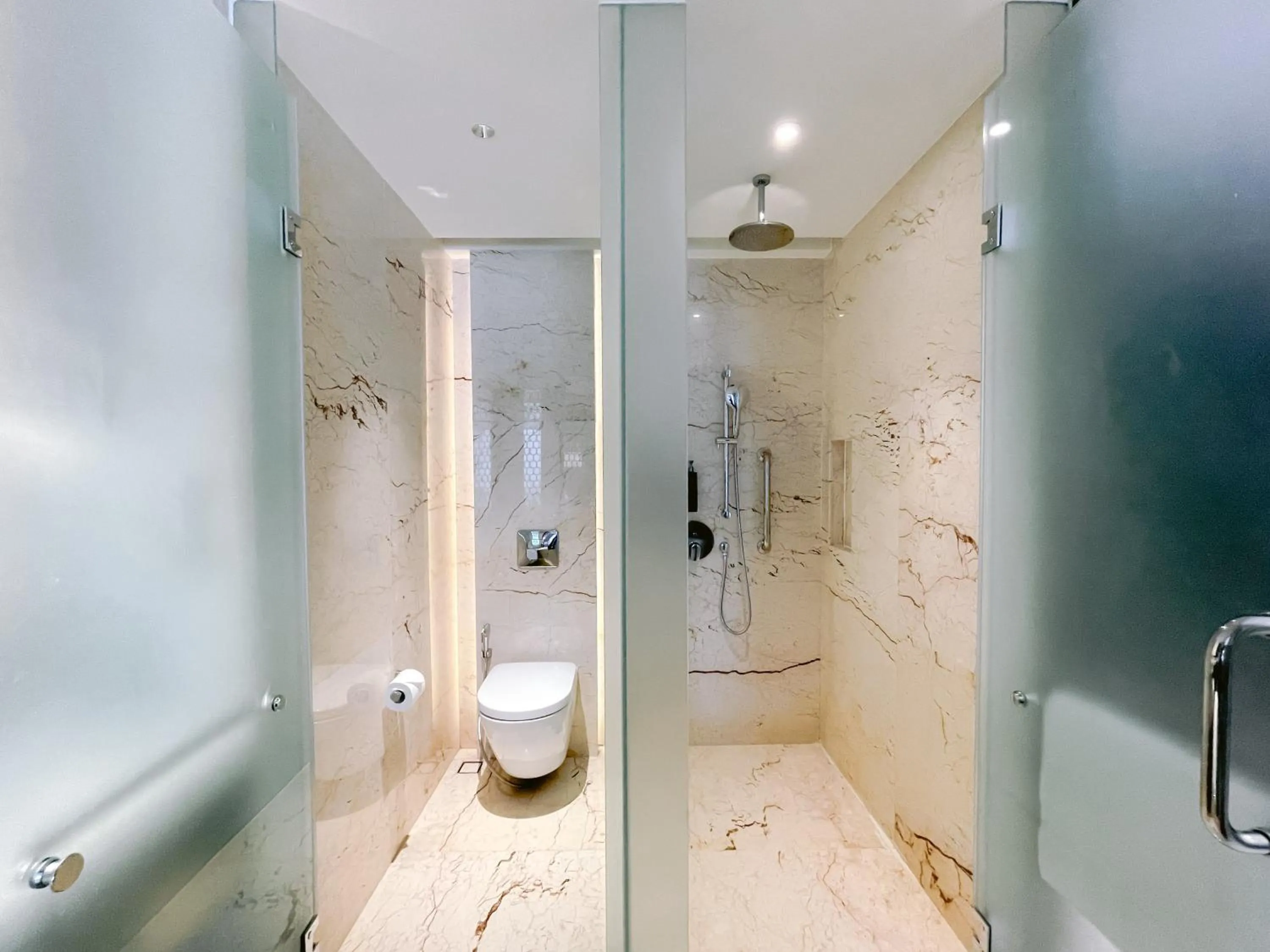 Shower in Hilton Da Nang