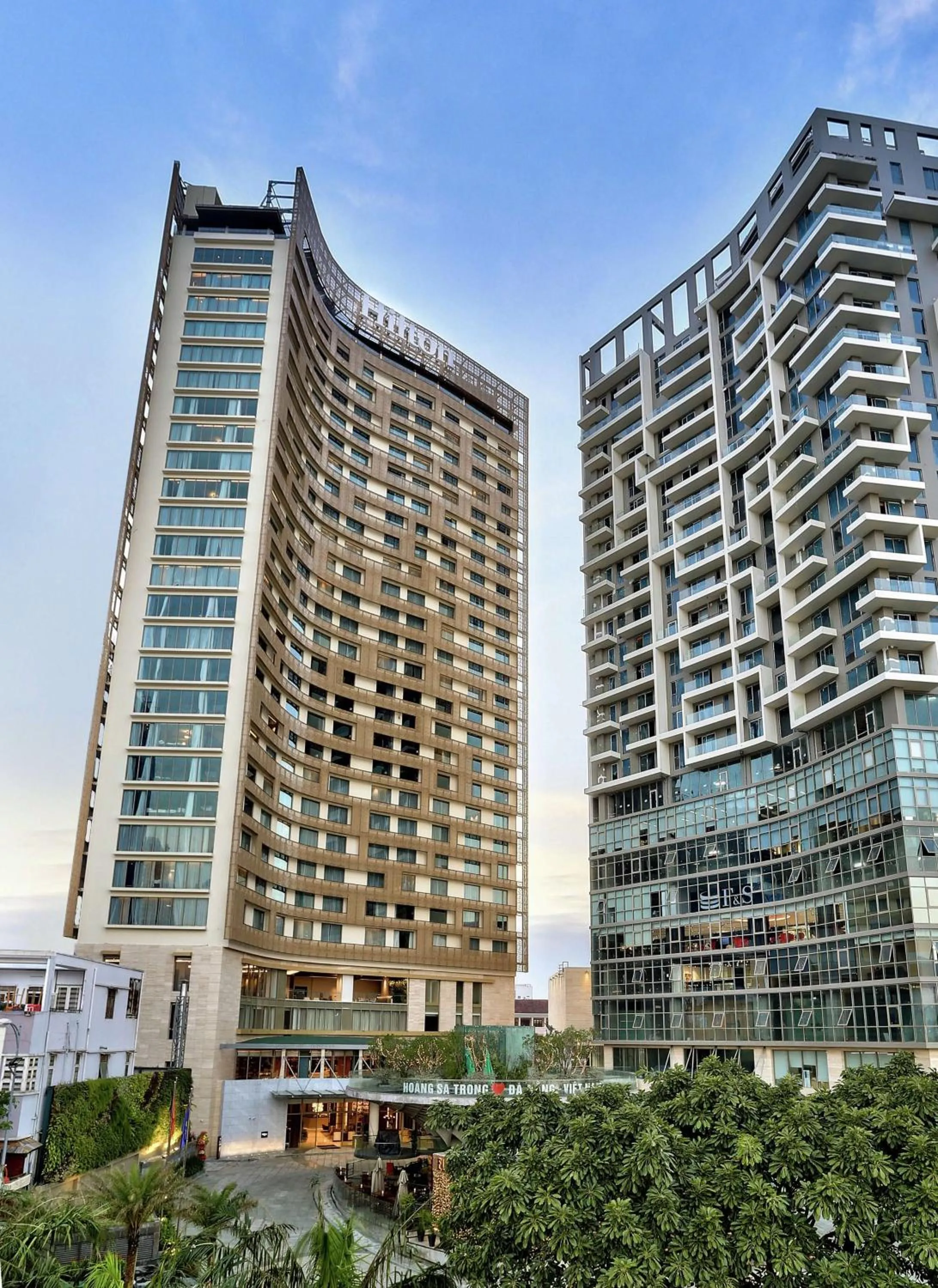 Property building in Hilton Da Nang