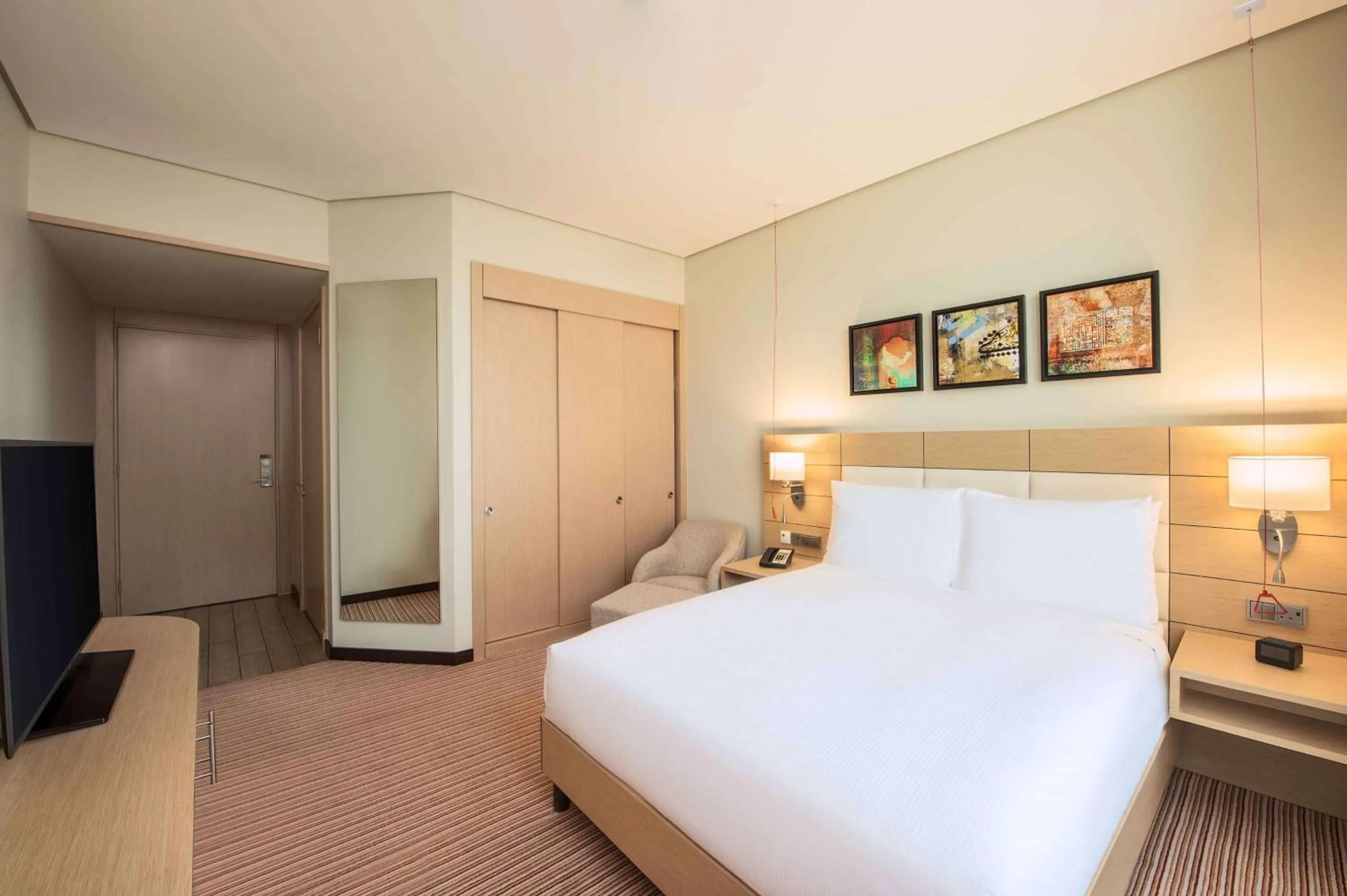 Bedroom, Bed in Hilton Garden Inn Al Khobar