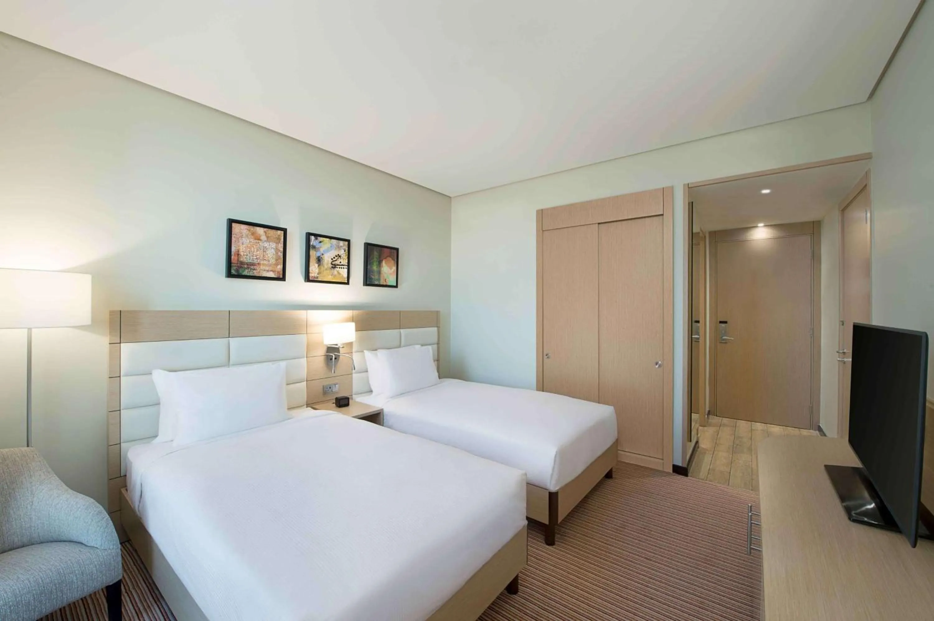 Bedroom, Bed in Hilton Garden Inn Al Khobar