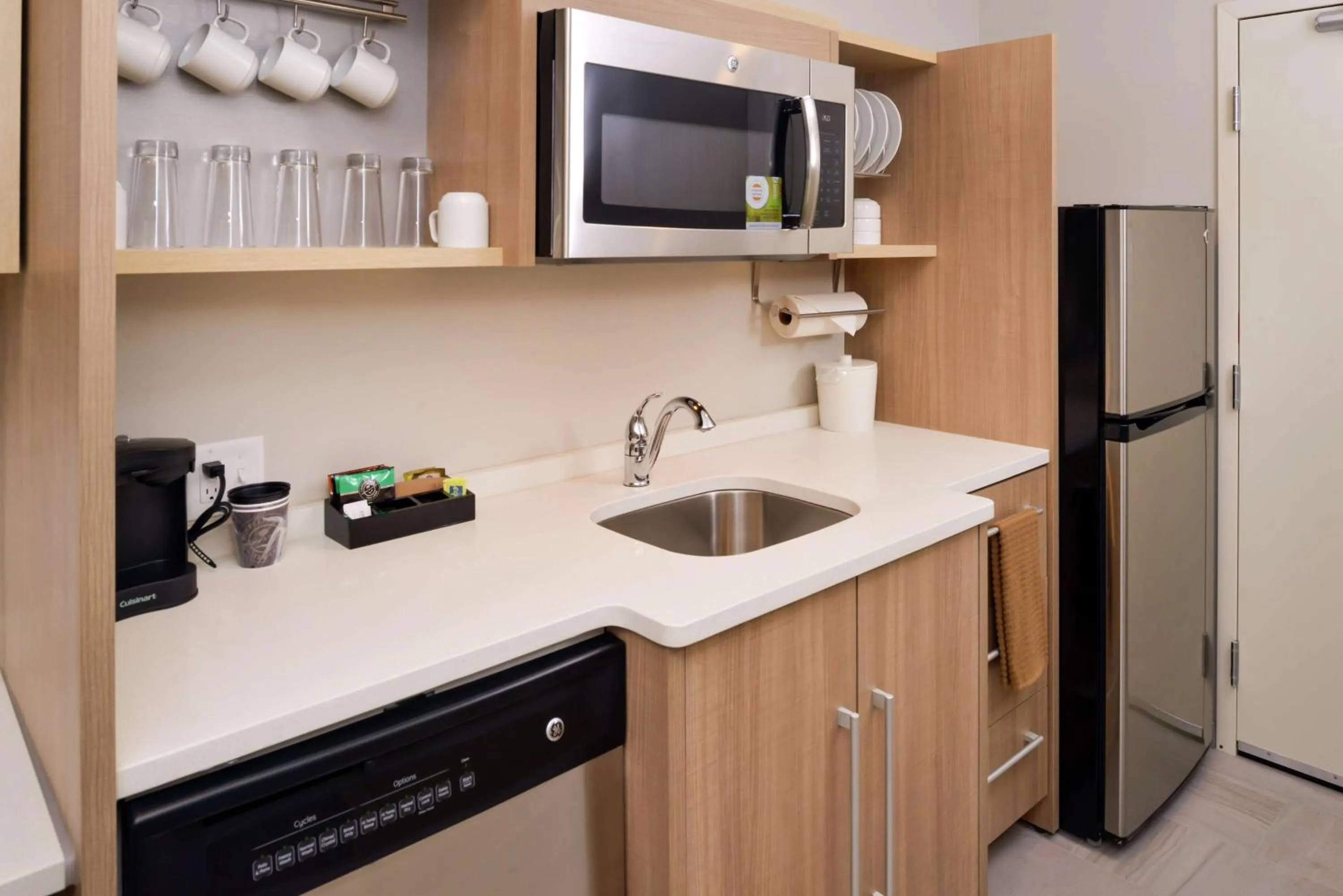 Kitchen or kitchenette in Home2 Suites By Hilton Merrillville