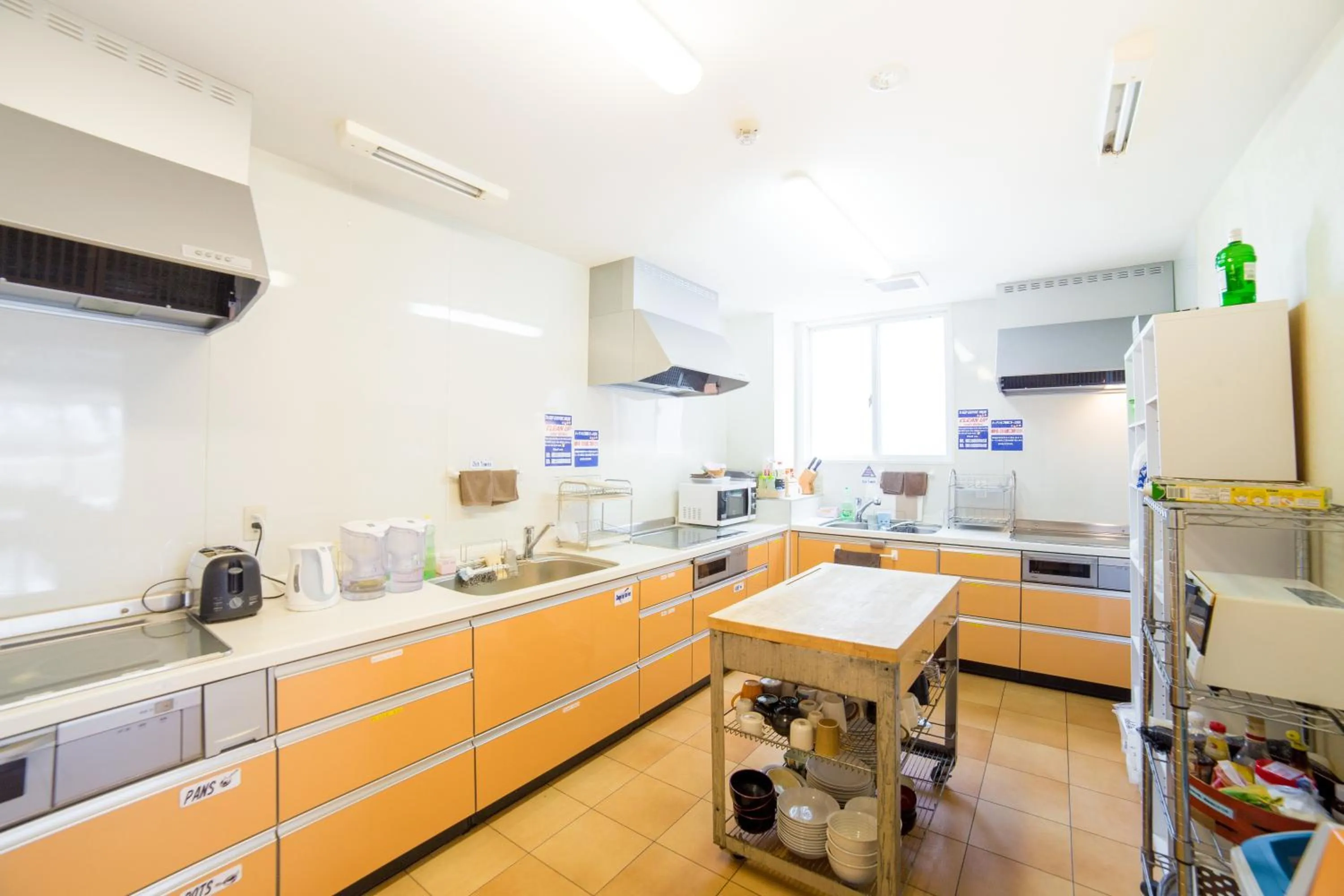 Kitchen or kitchenette in K's House Kyoto -Travelers Hostel