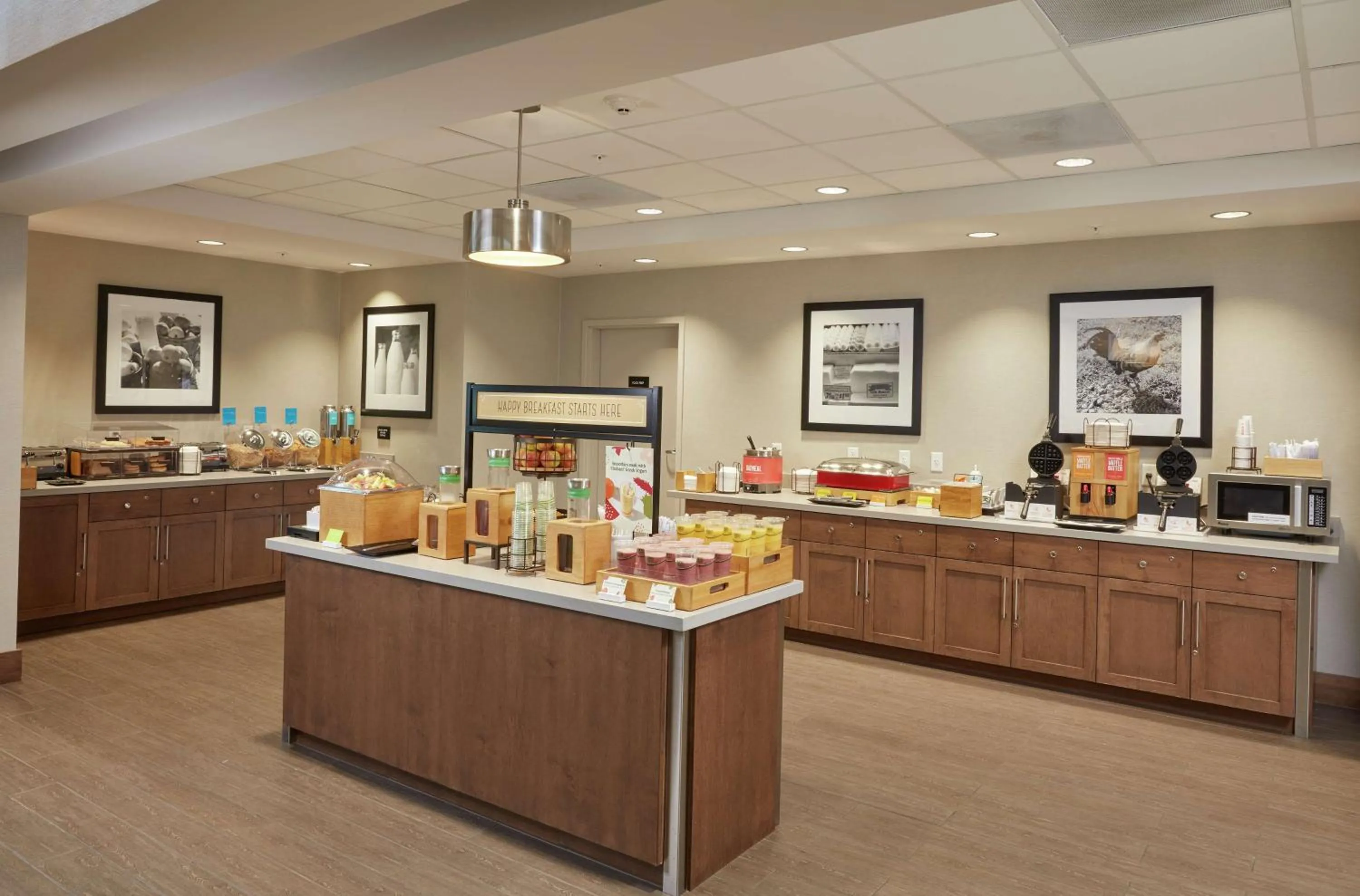Breakfast in Hampton Inn & Suites Sacramento at CSUS