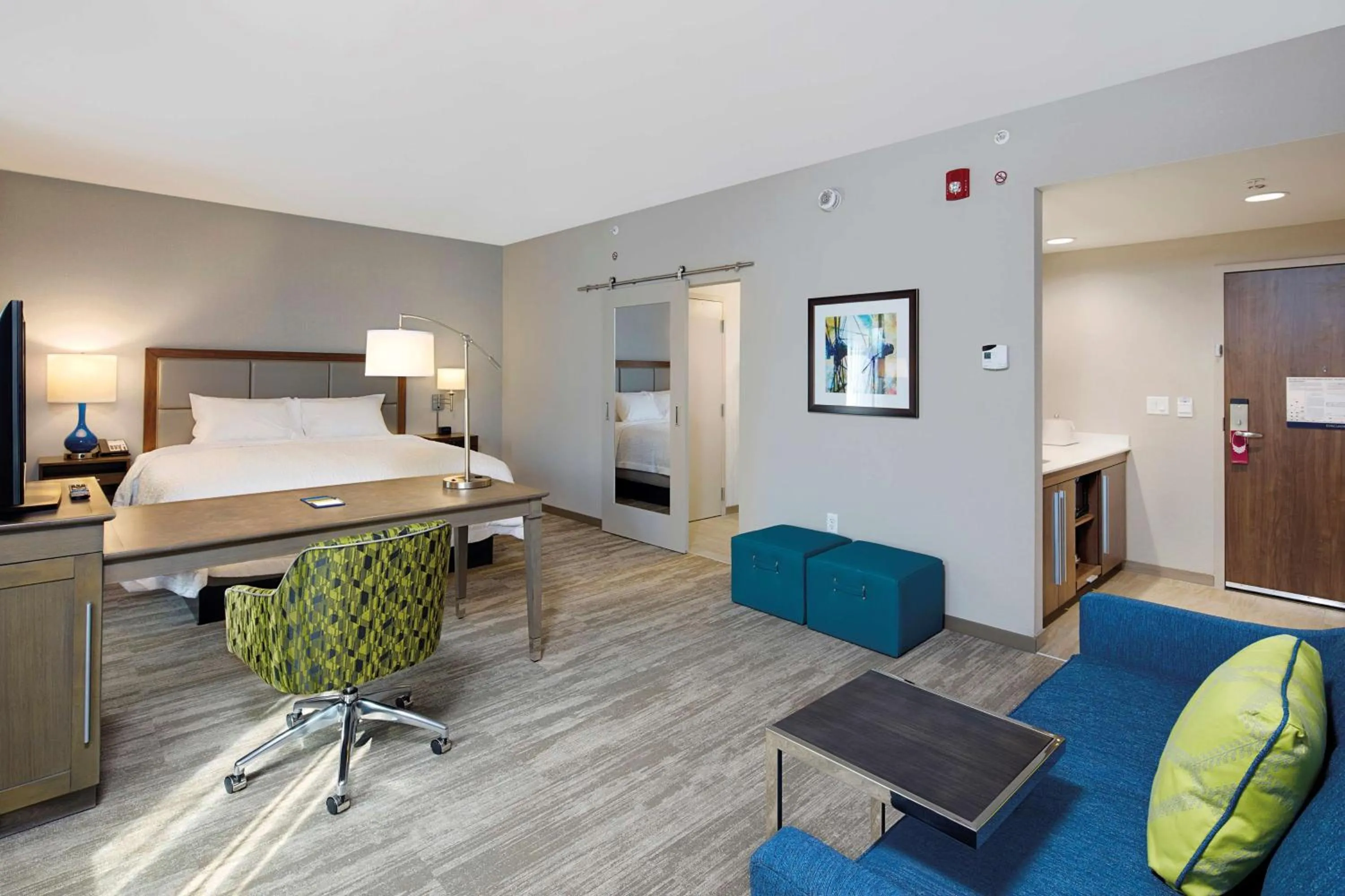 Bedroom, Bed in Hampton Inn & Suites Sacramento at CSUS