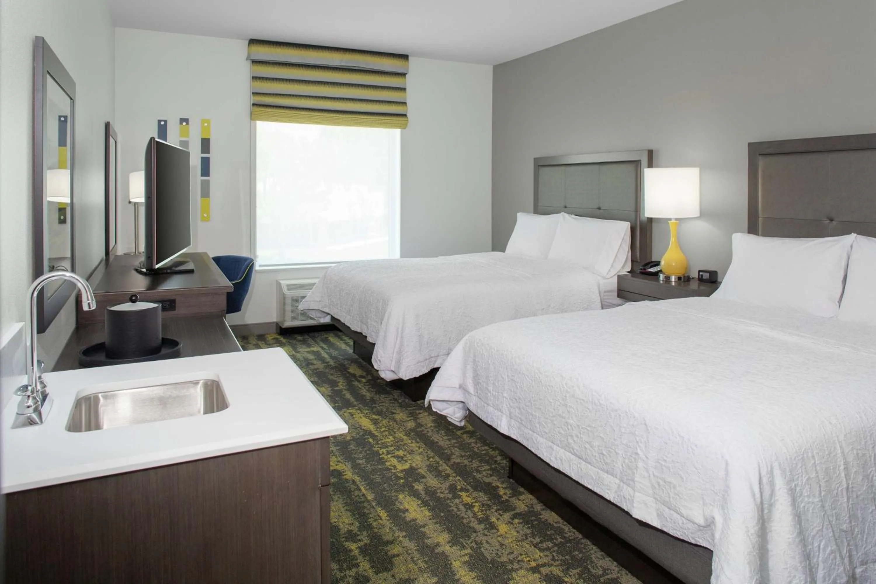 Bedroom, Bed in Hampton Inn & Suites Irvine/Orange County Airport