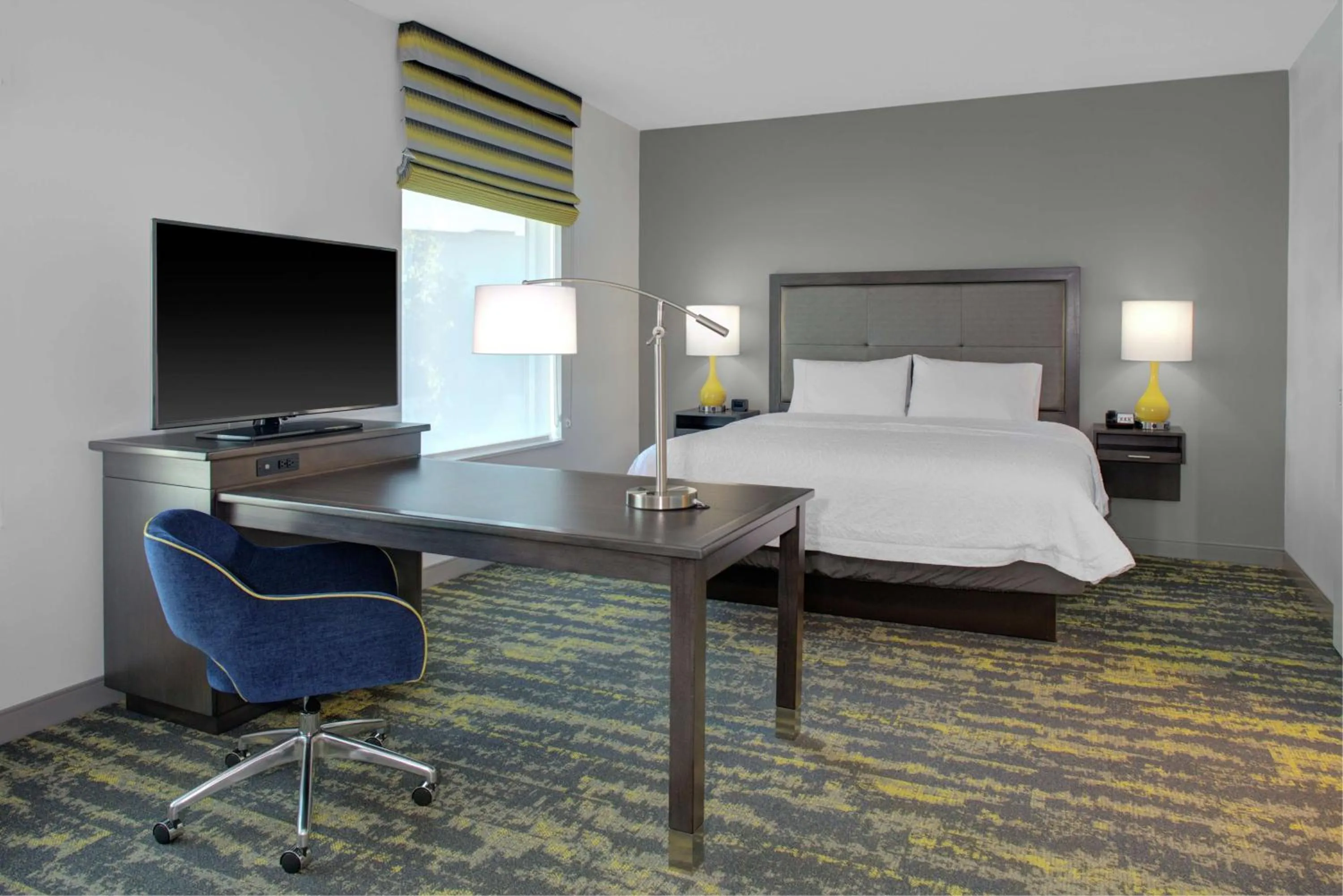 Bedroom, Bed in Hampton Inn & Suites Irvine/Orange County Airport