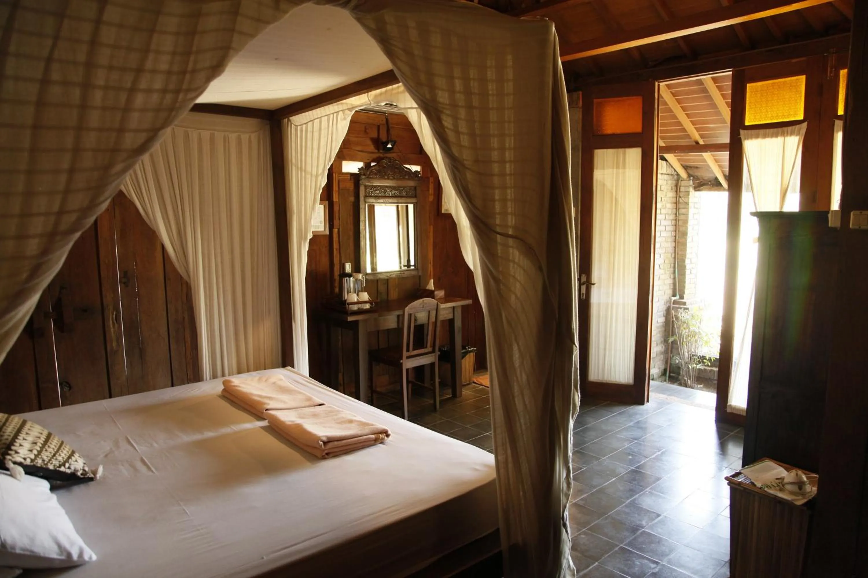 Bed in Tembi - Historical Home