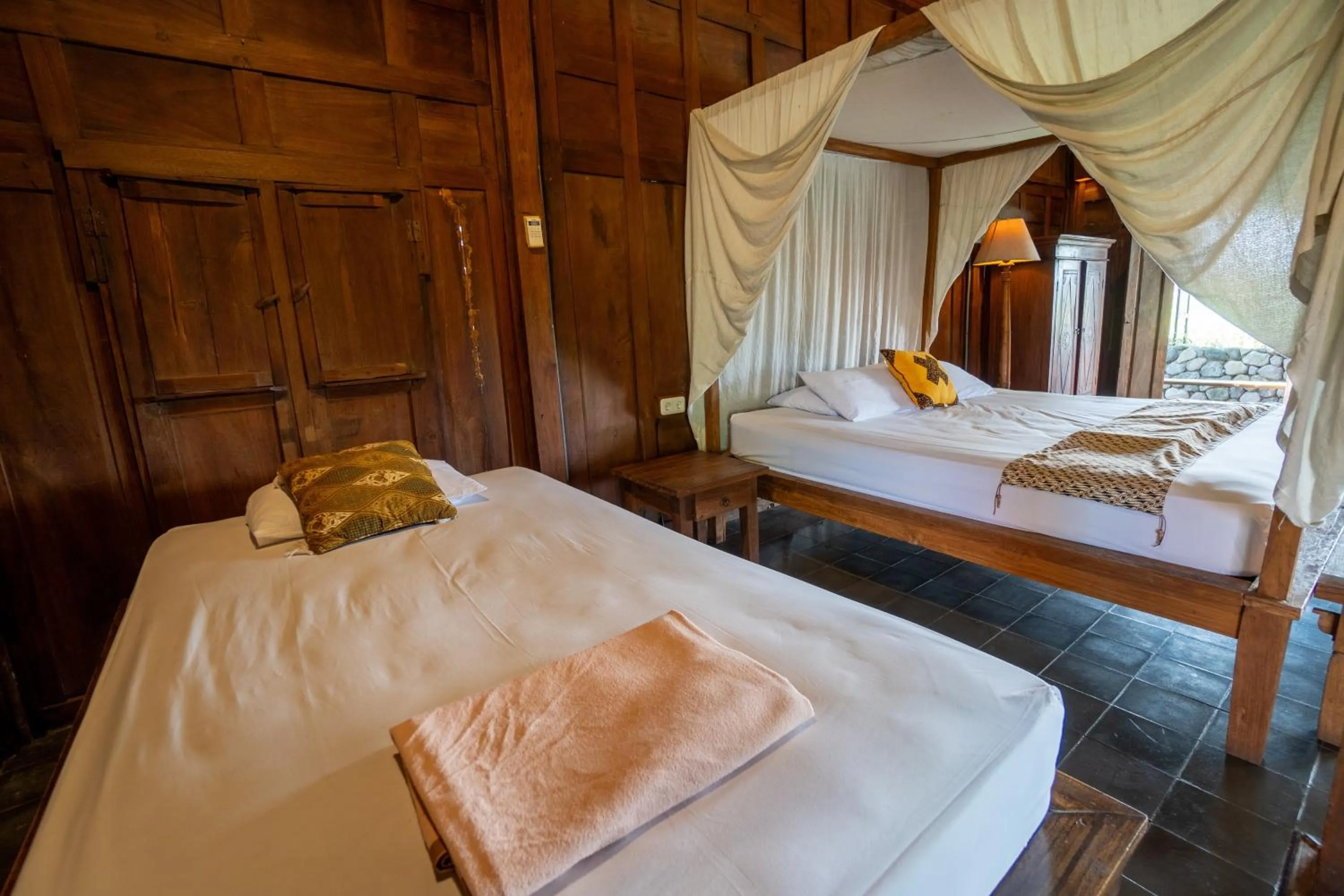 Bed in Tembi - Historical Home