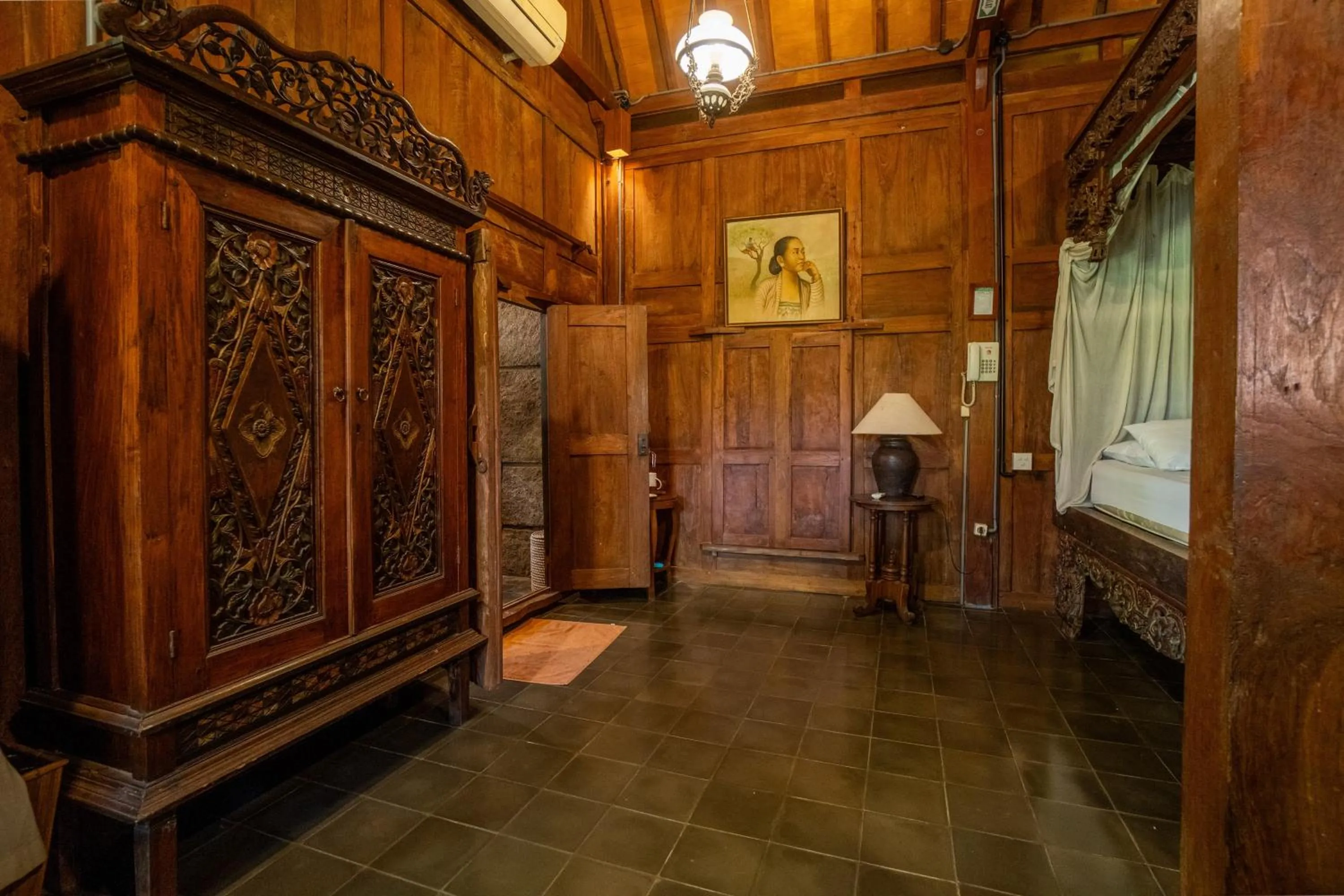 Tembi - Historical Home