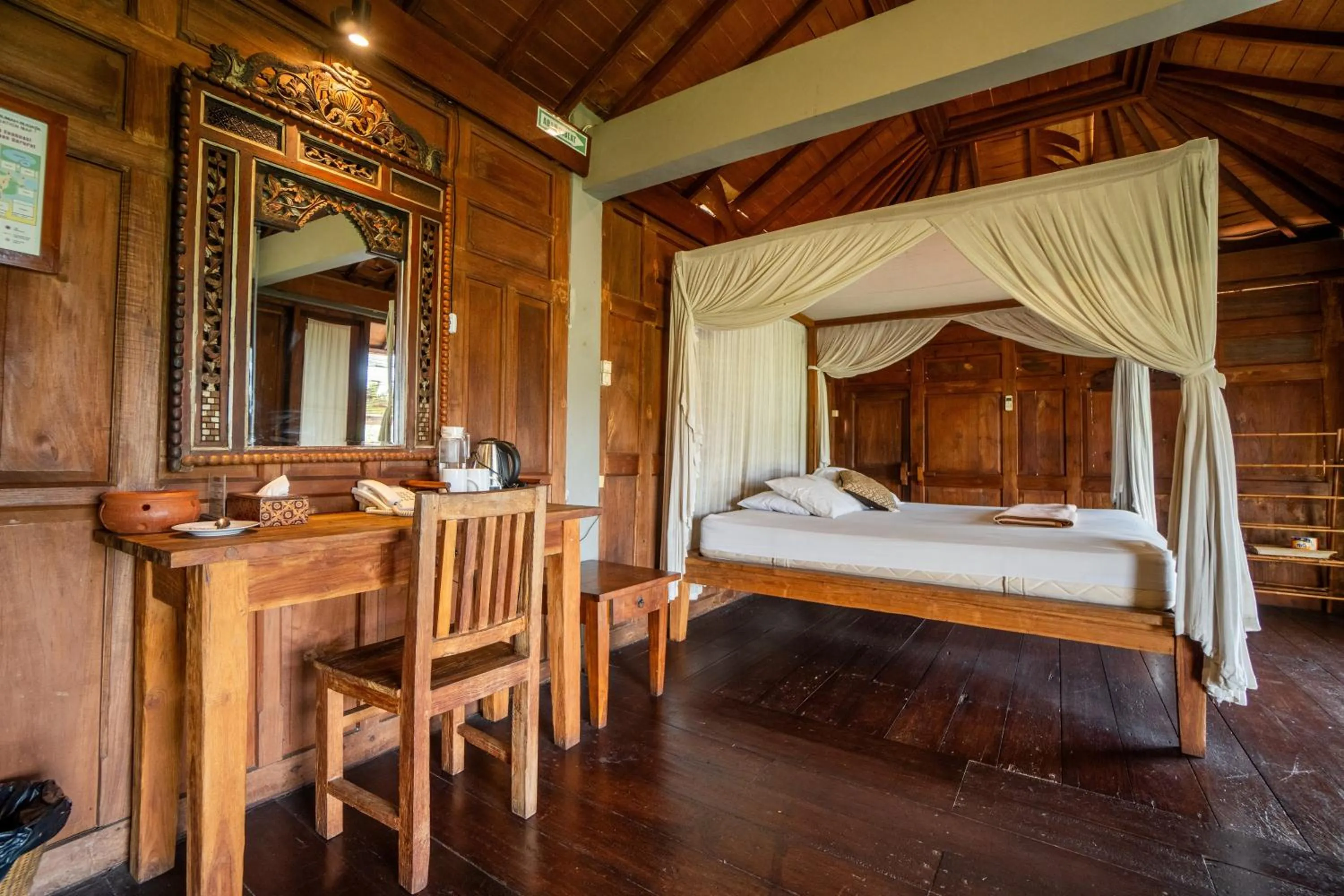Bed in Tembi - Historical Home