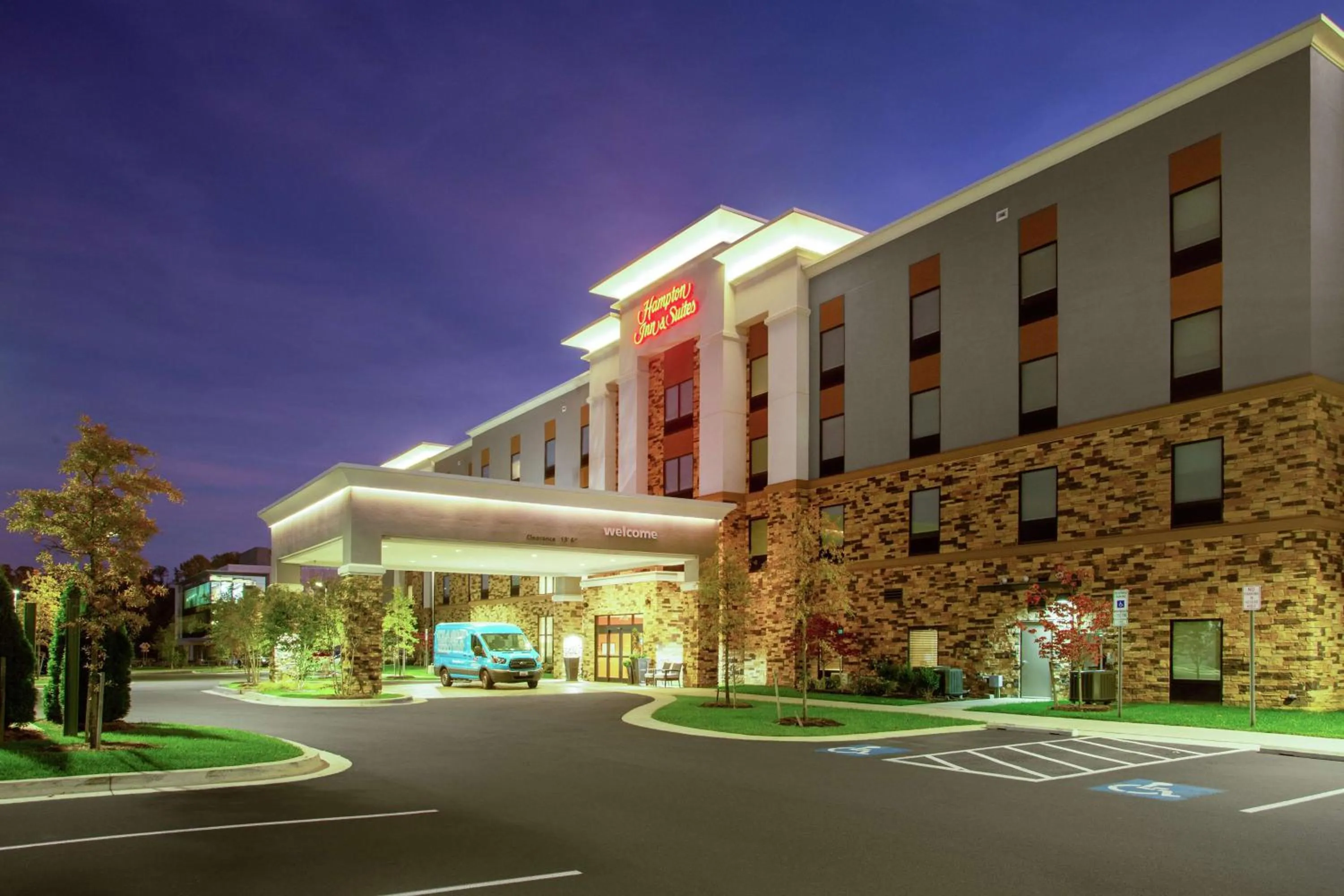 Property building in Hampton Inn & Suites Glenarden/Washington DC