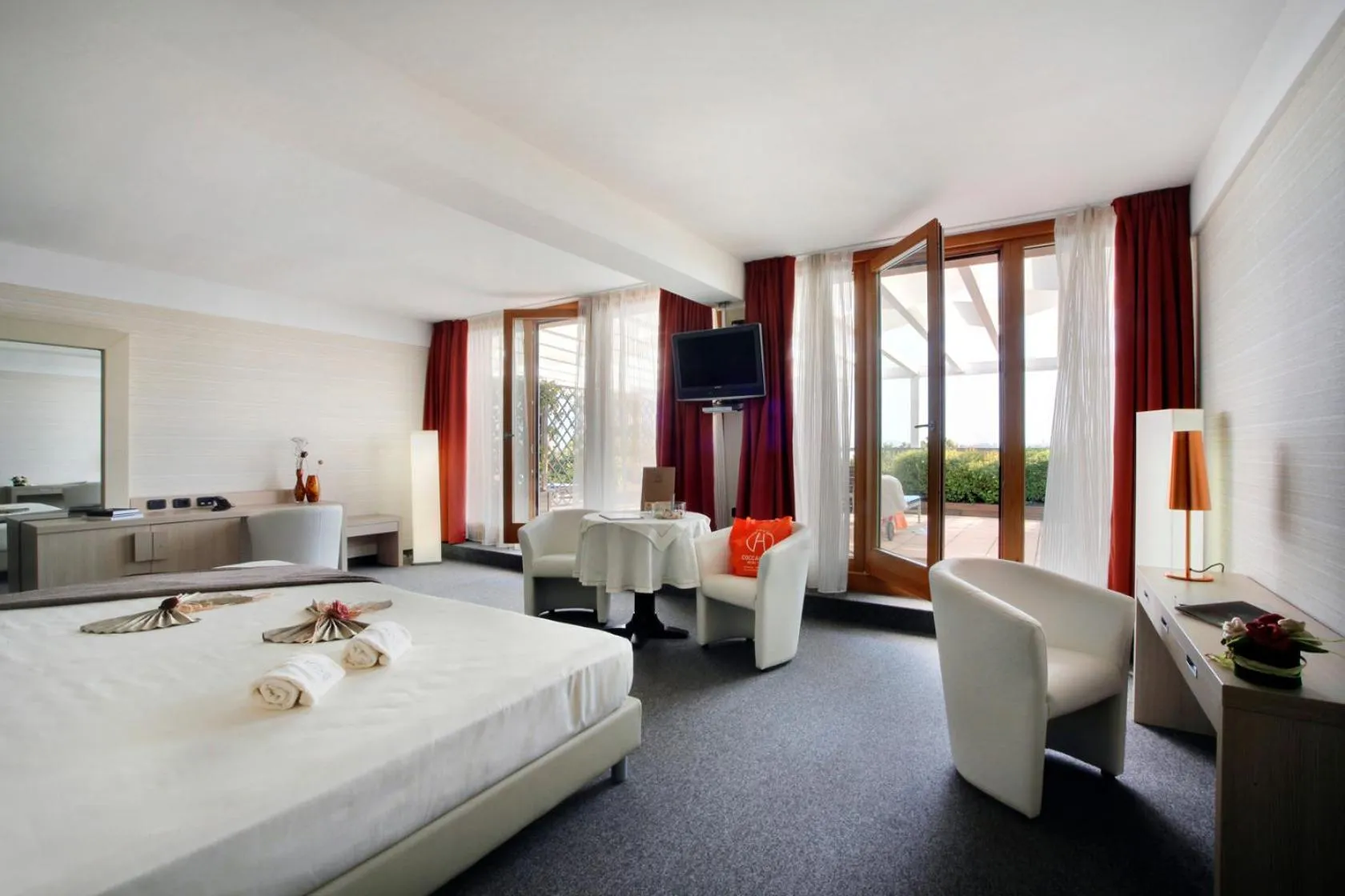 Bed in Cocca Hotel Royal Thai Spa