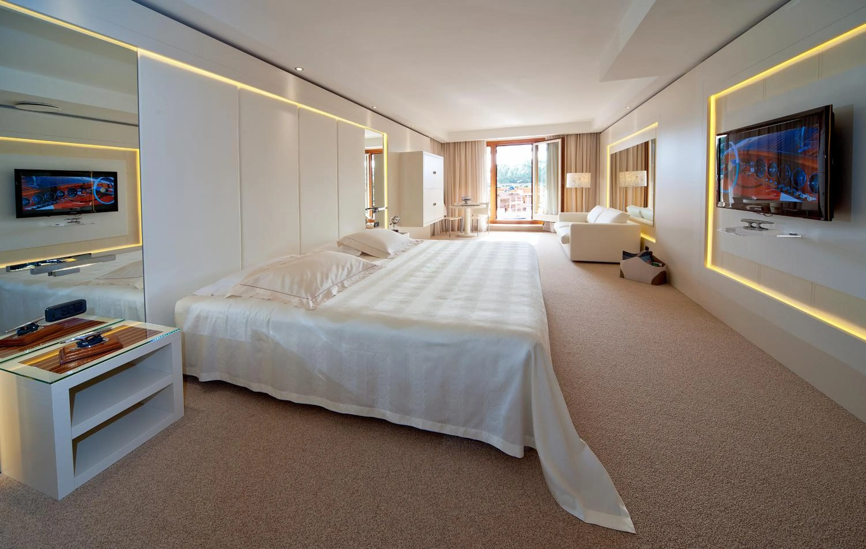 Photo of the whole room, Bed in Cocca Hotel Royal Thai Spa