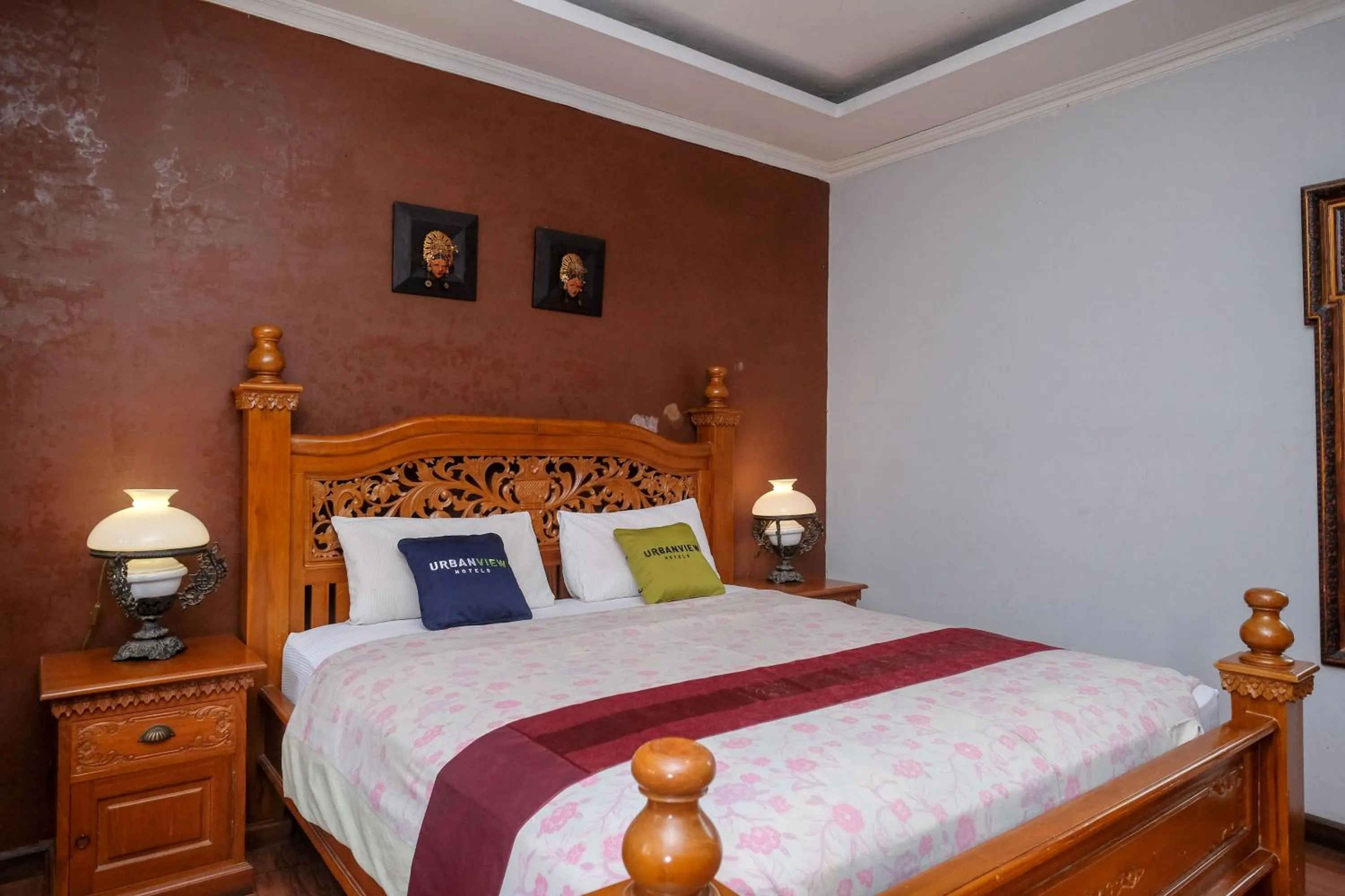 Bedroom, Bed in Urbanview Omah Eka Santi by RedDoorz