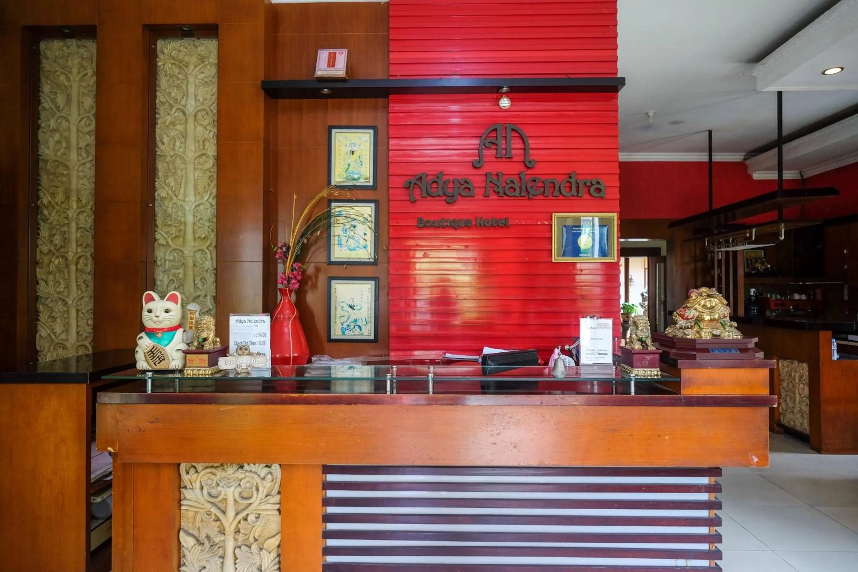 Lobby or reception in Urbanview Omah Eka Santi by RedDoorz