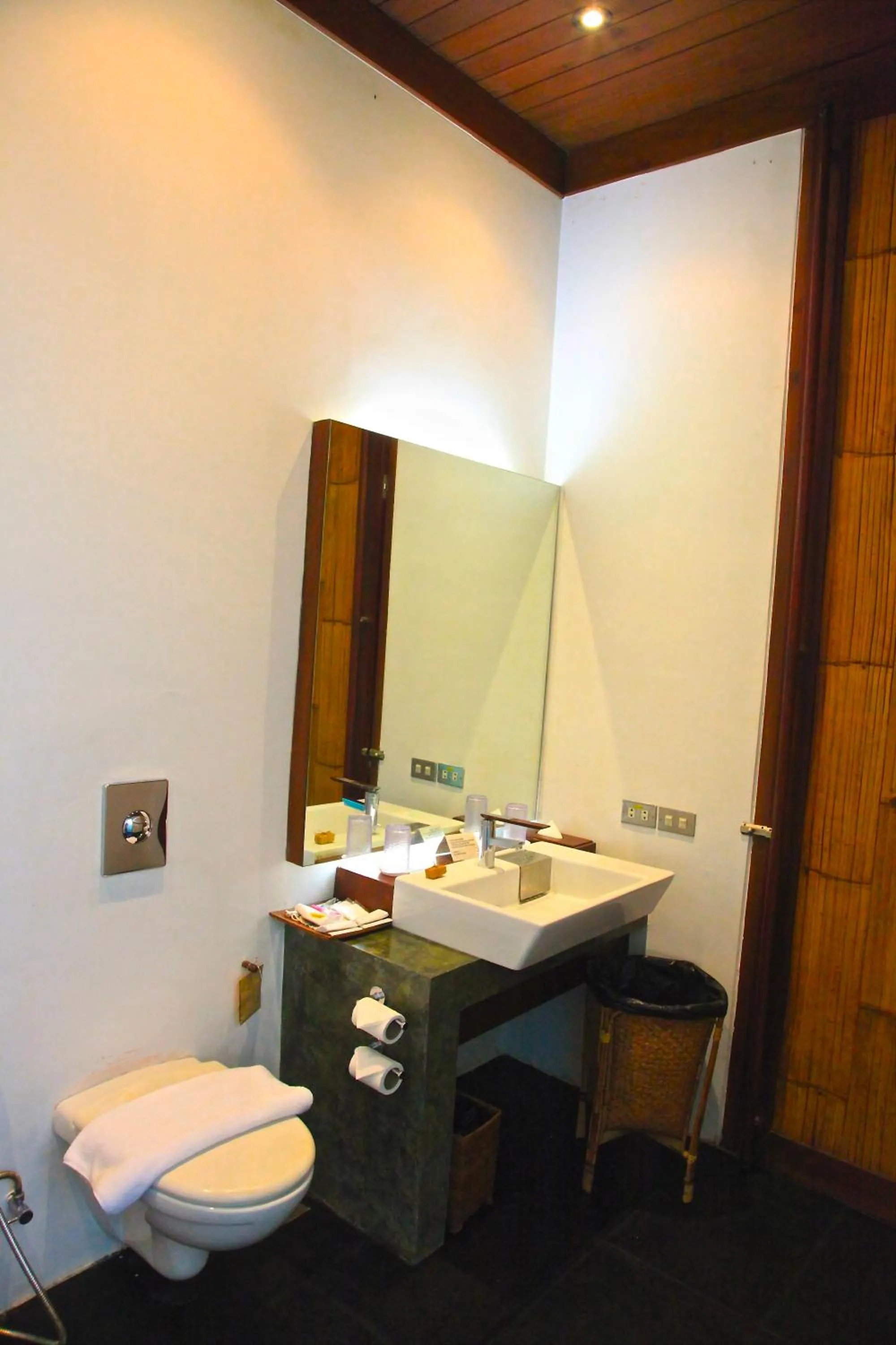 Bathroom in Anginsepoi