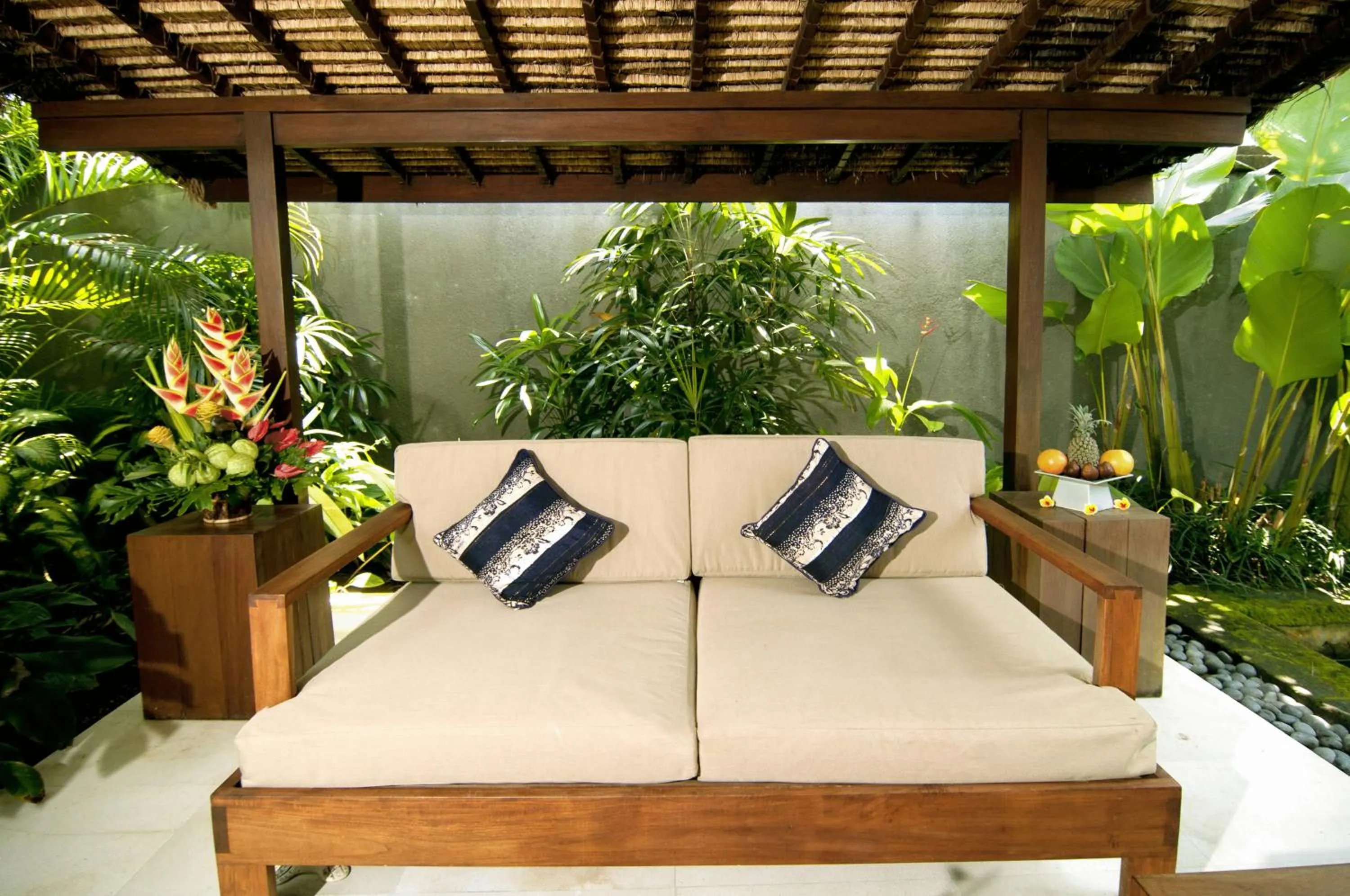 Seating area in Anginsepoi