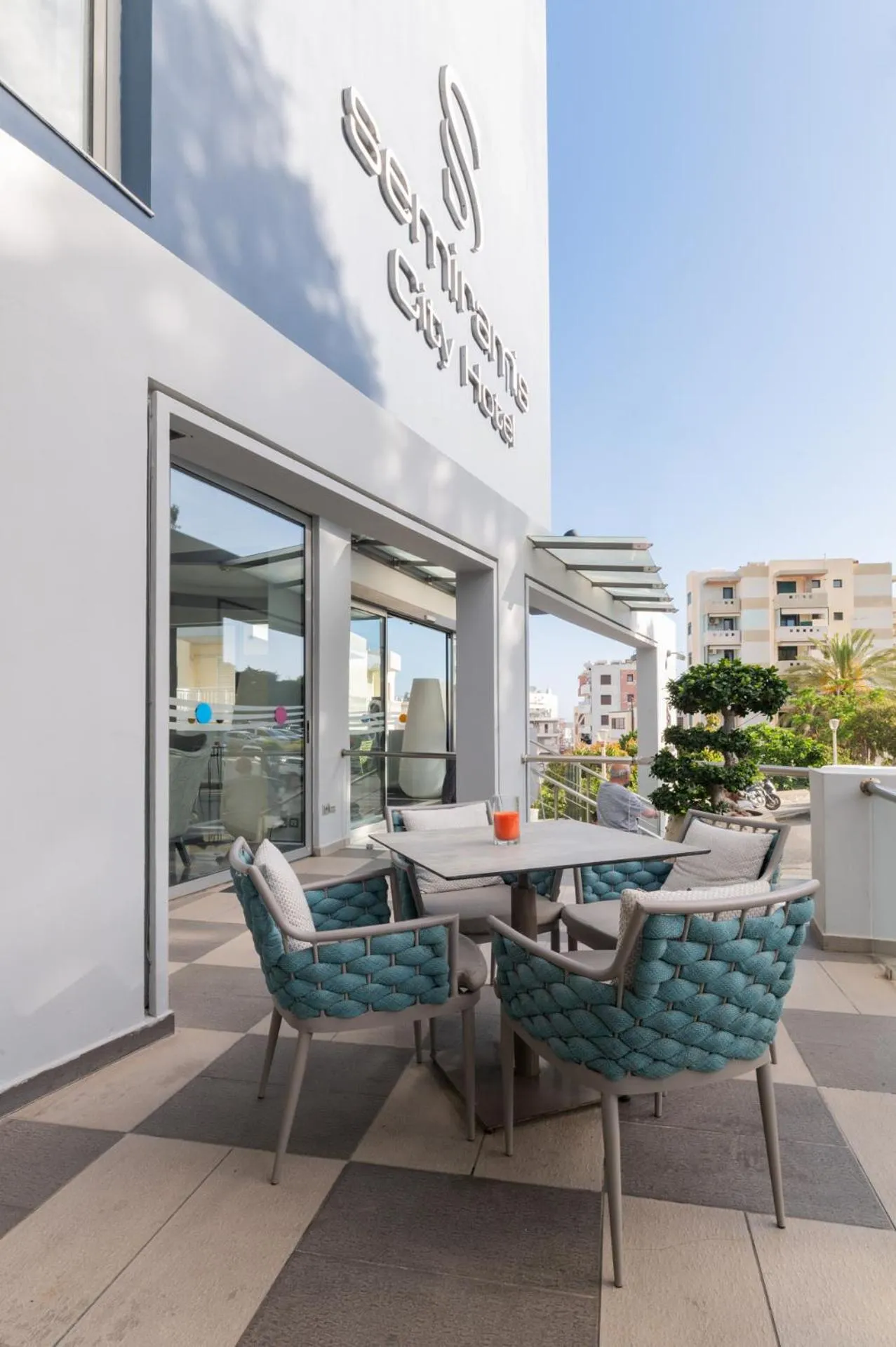 Balcony/Terrace in Semiramis City Hotel