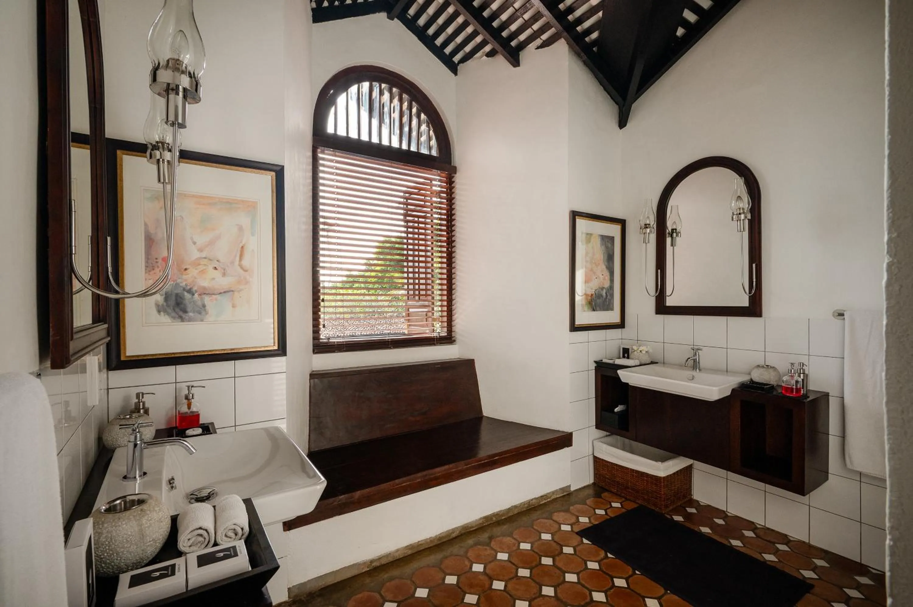 Bathroom, Bed in Nyne Hotels The Muse - Bentota