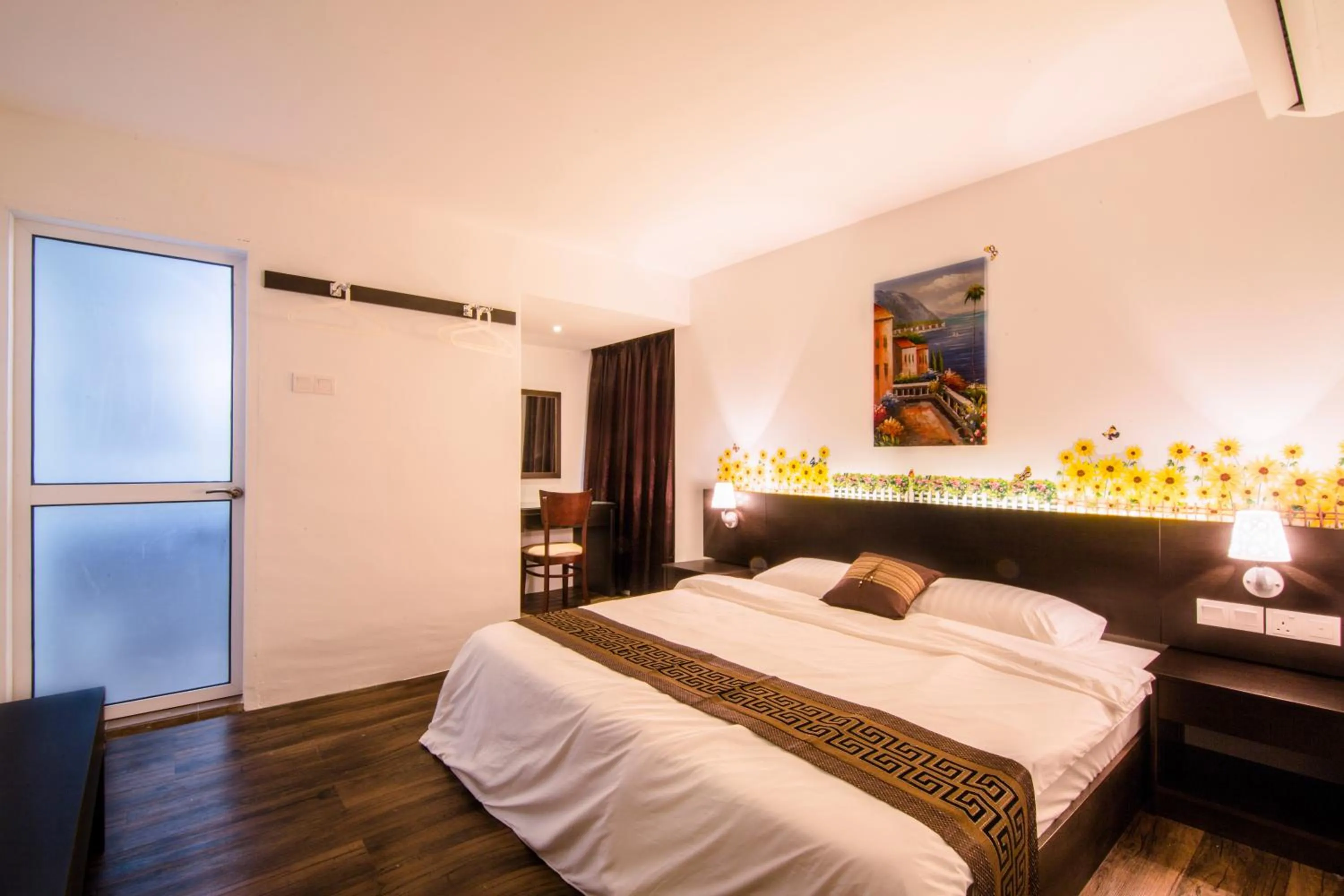 Bedroom, Bed in The Grace Hotel