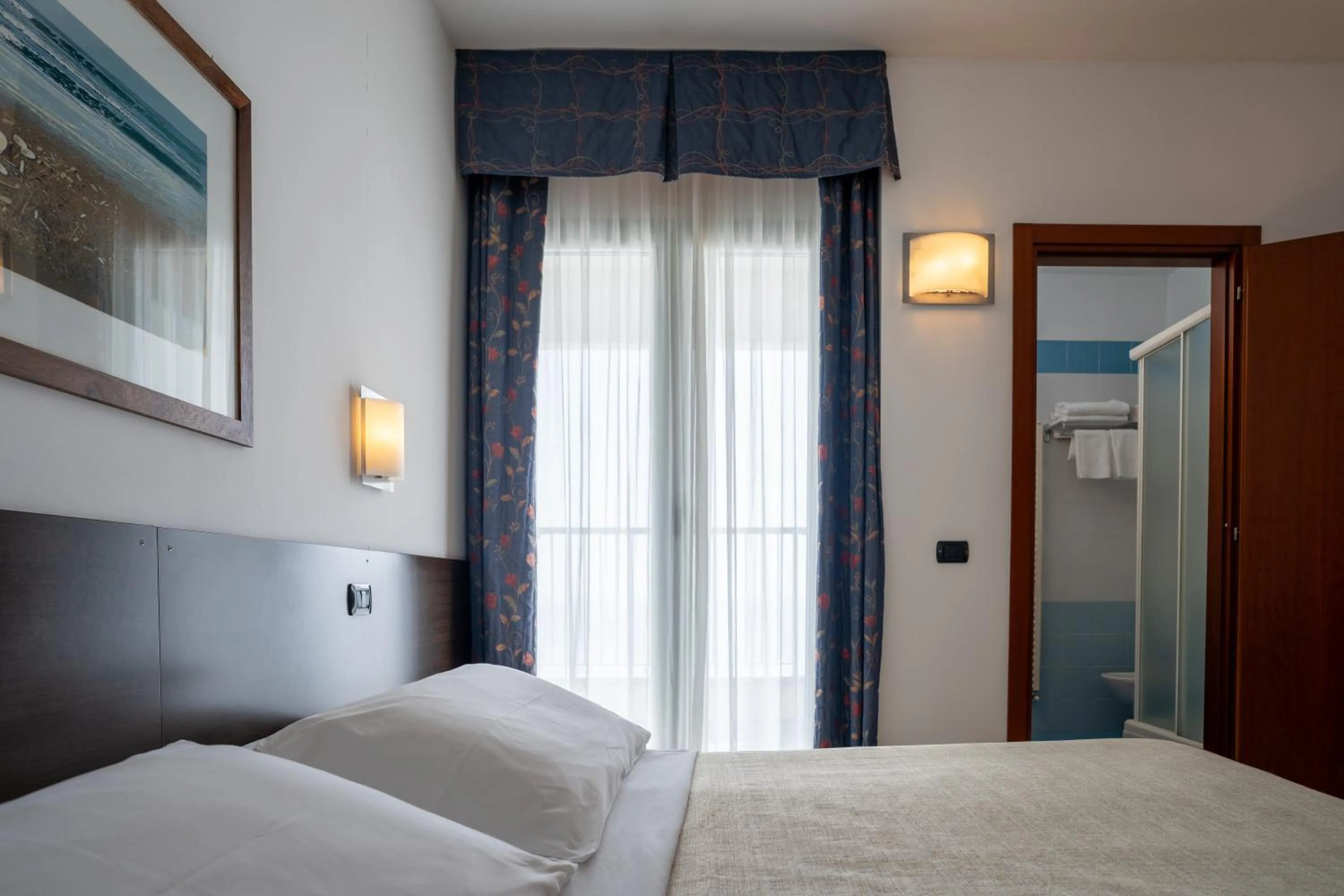 Photo of the whole room, Bed in Hermitage Hotel