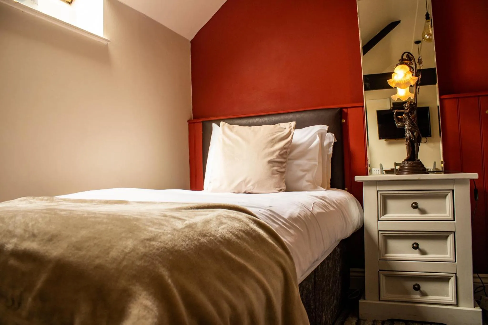 Bed in The Dolphin Hotel