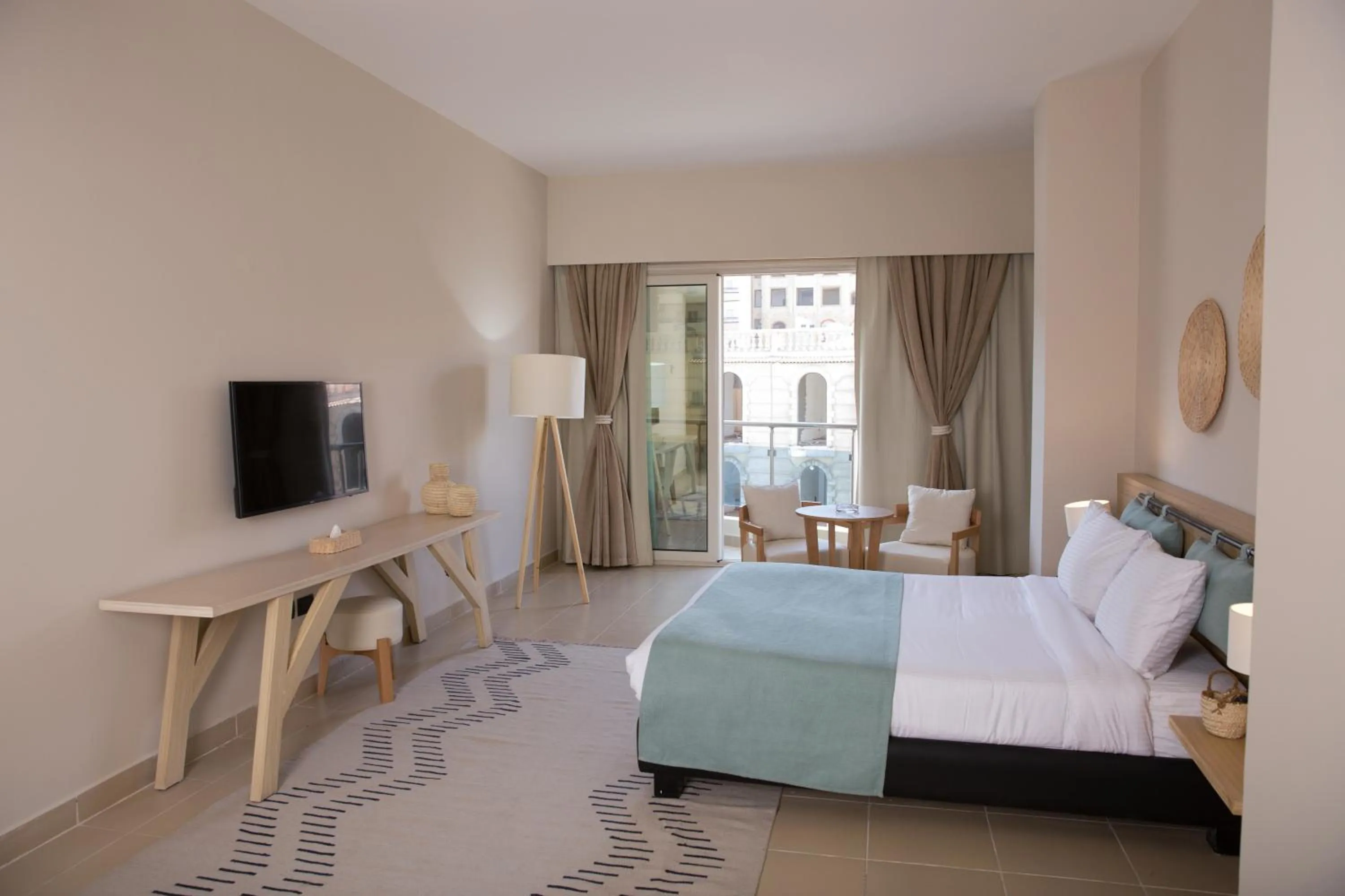 TV and multimedia, Bed in Redcon Suites