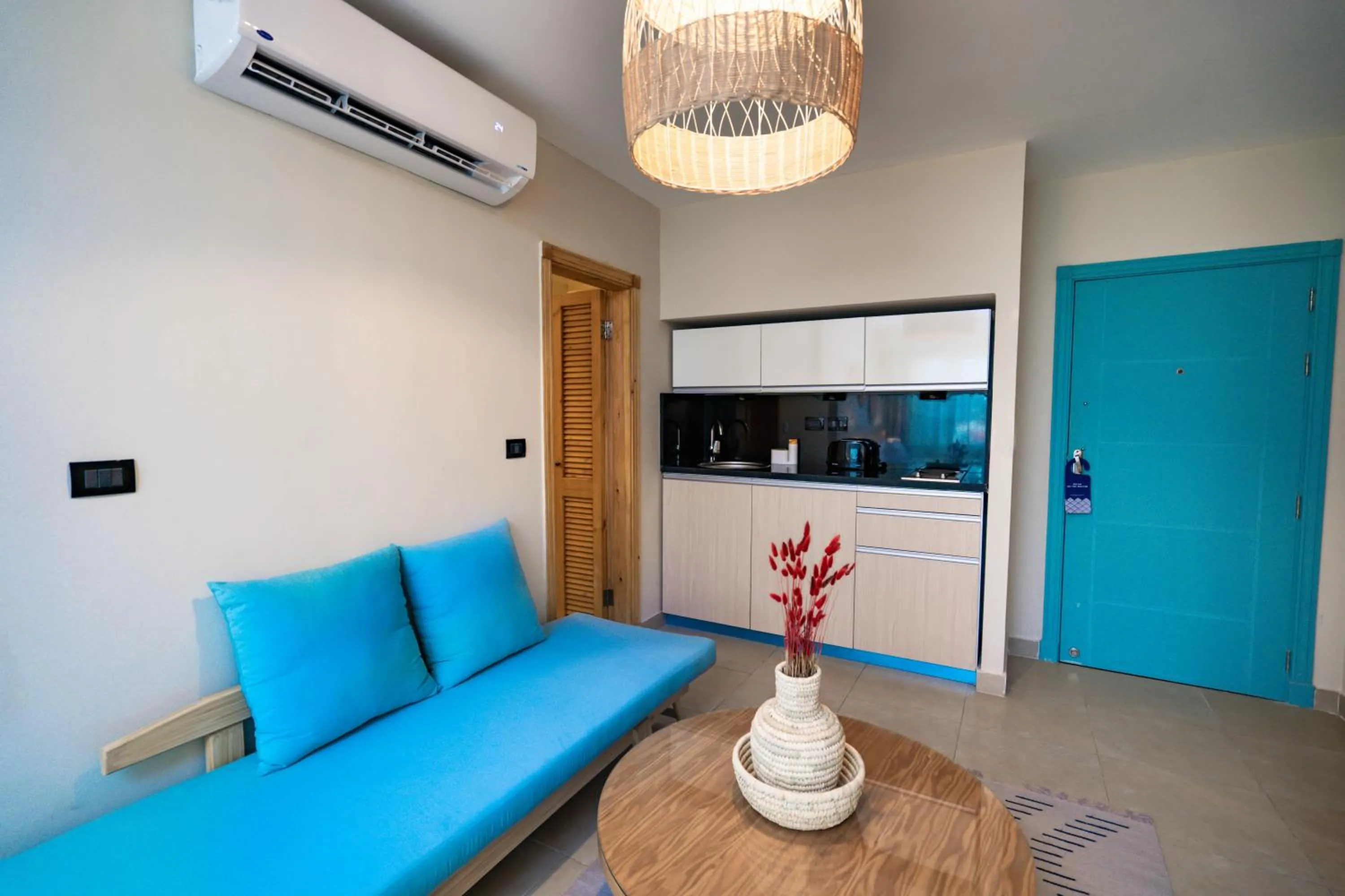 TV and multimedia in Redcon Suites