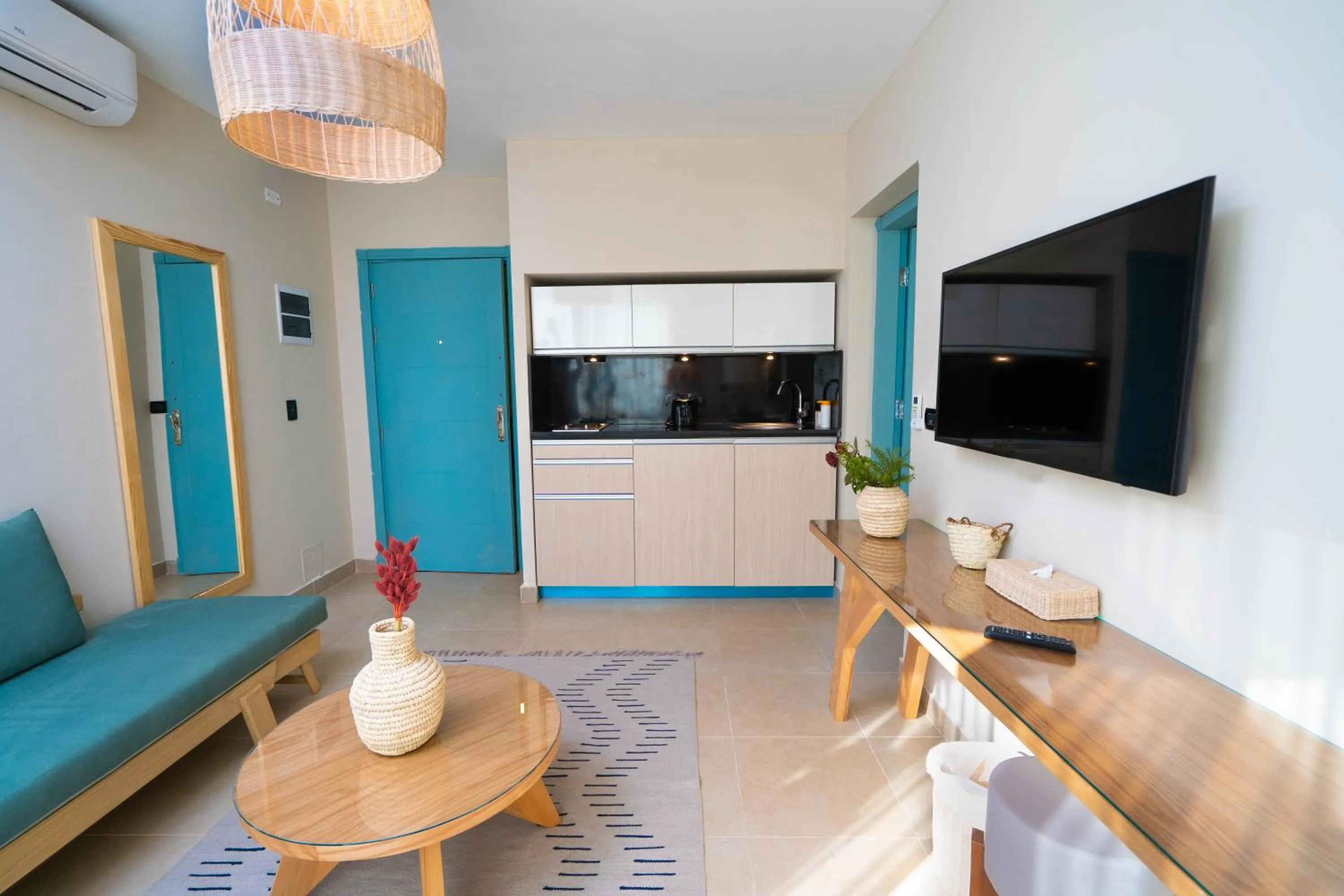 TV and multimedia in Redcon Suites