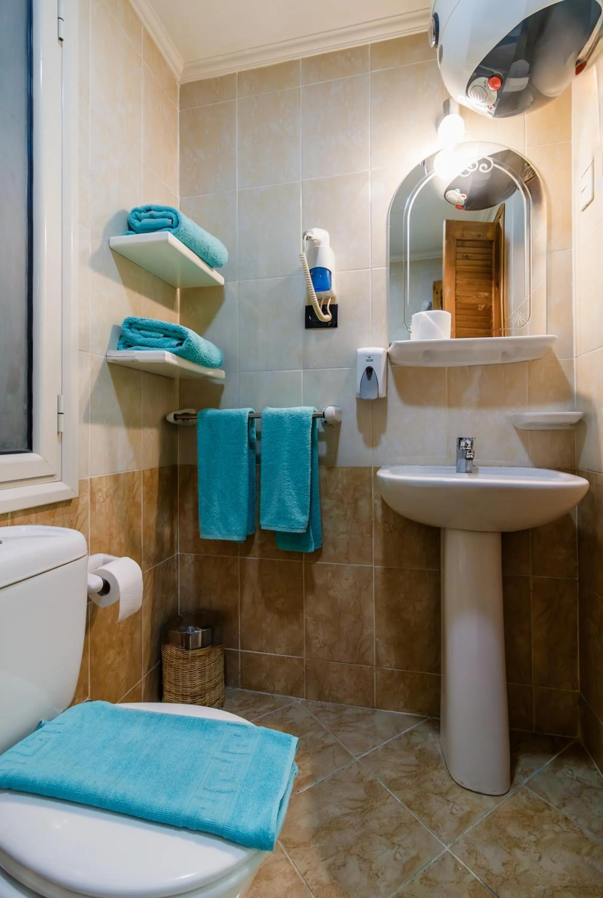 Shower in Redcon Suites