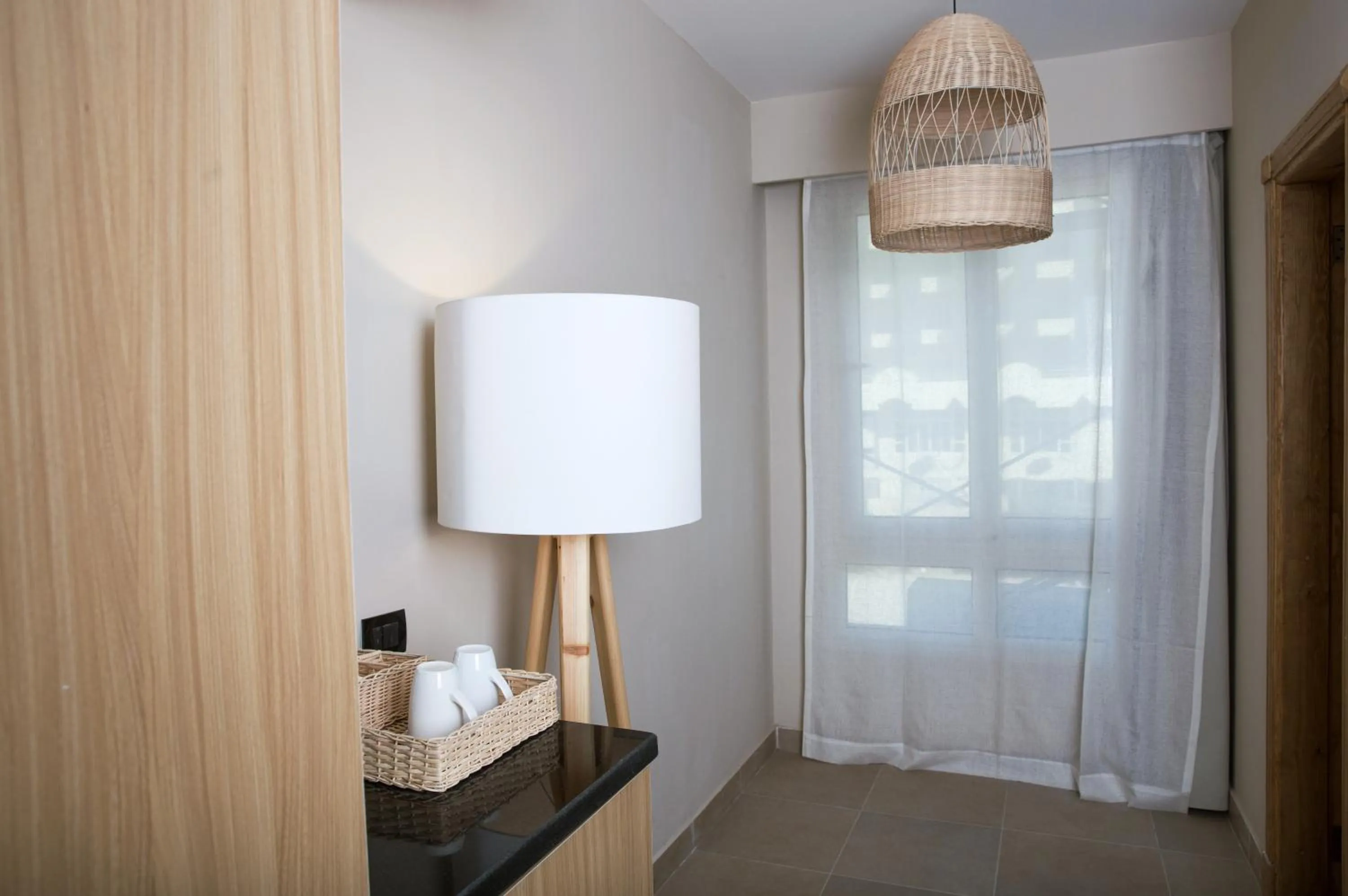 Coffee/tea facilities in Redcon Suites