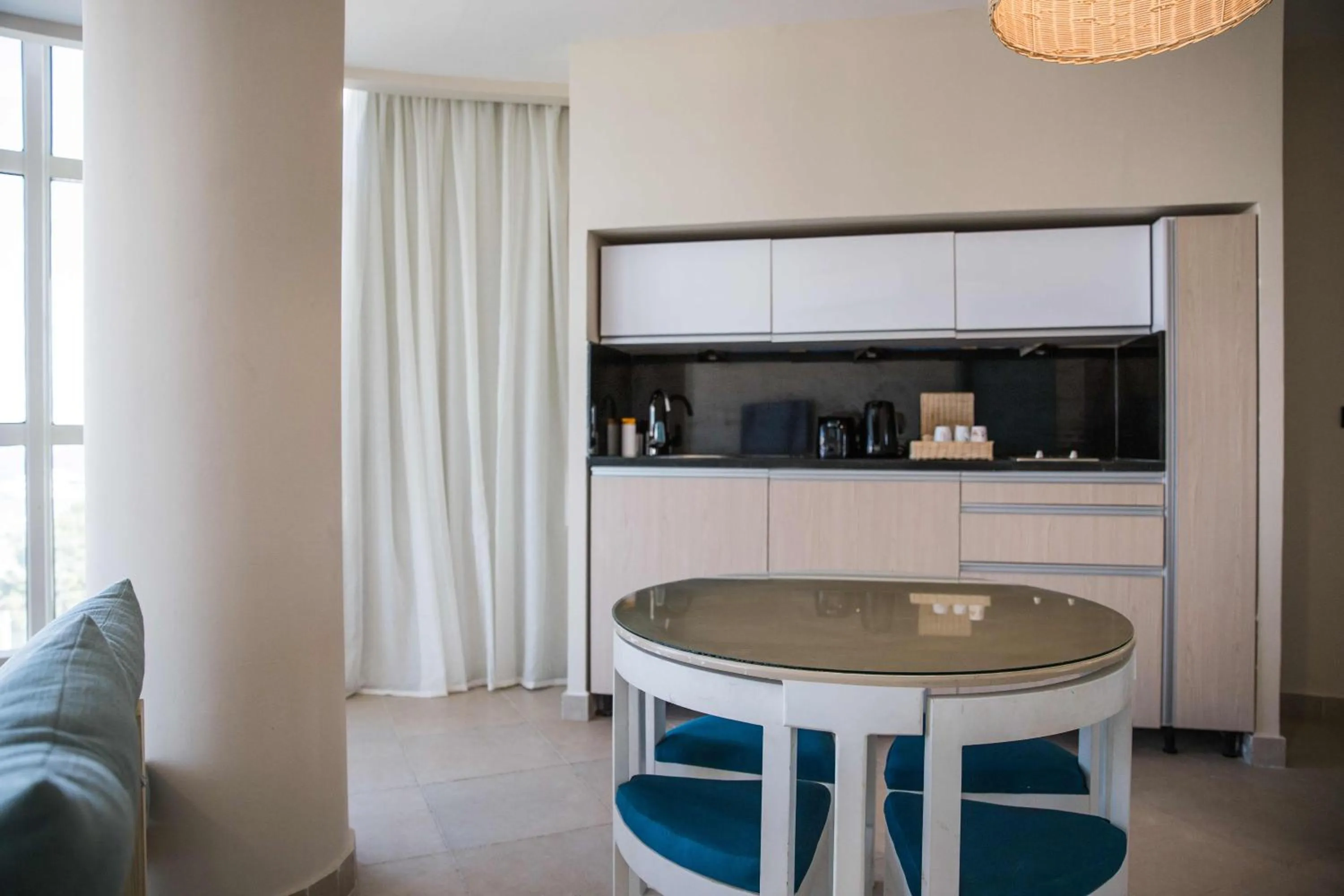 Dining area in Redcon Suites