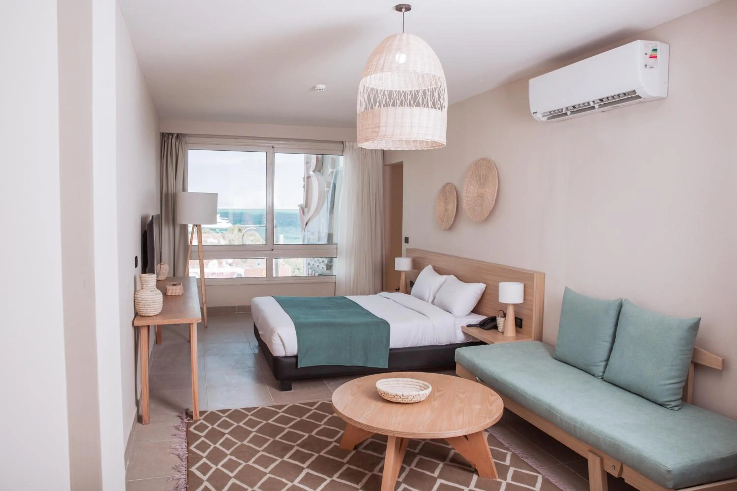 TV and multimedia, Bed in Redcon Suites