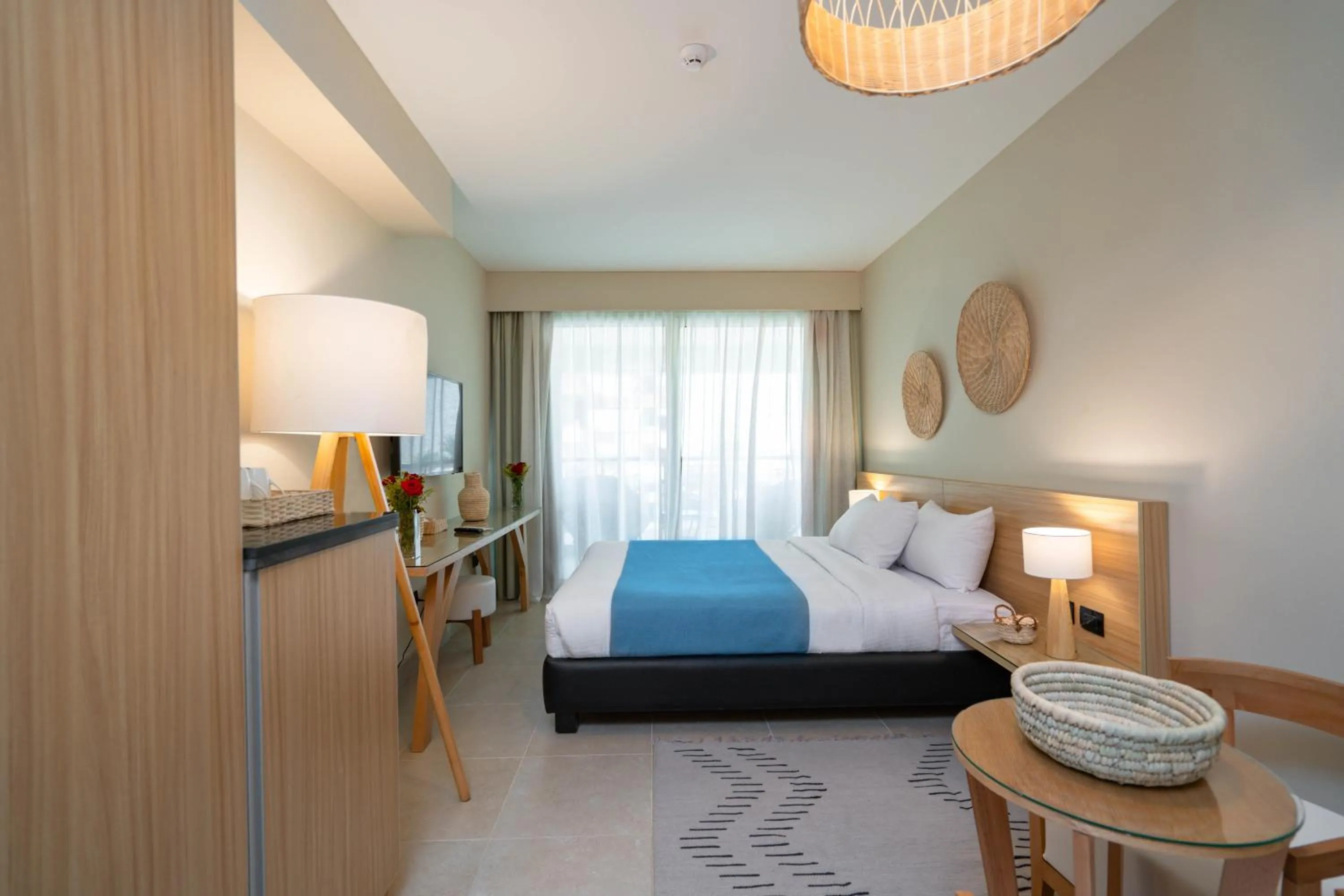 TV and multimedia, Bed in Redcon Suites