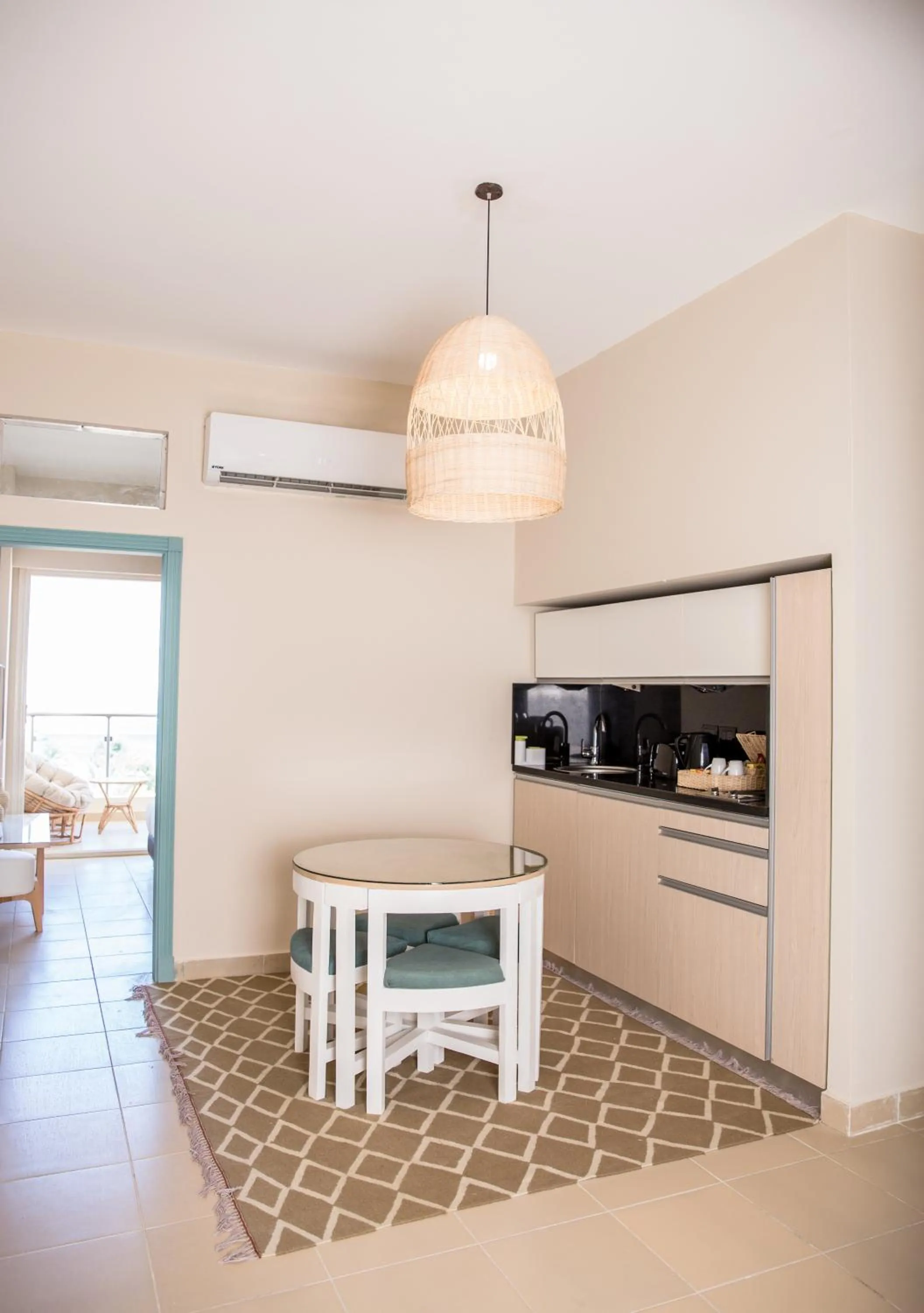 Kitchen or kitchenette in Redcon Suites