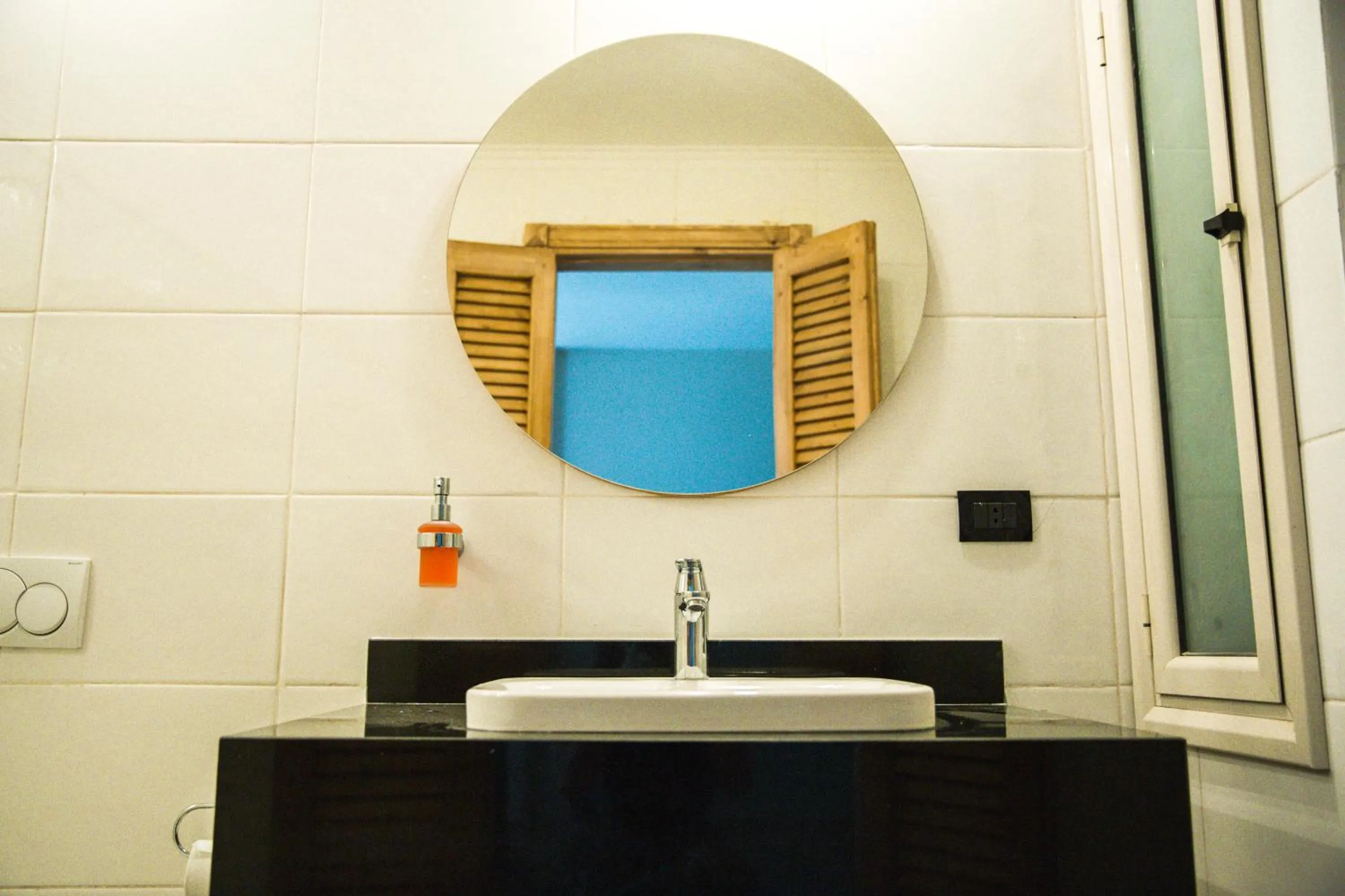 Bathroom in Redcon Suites