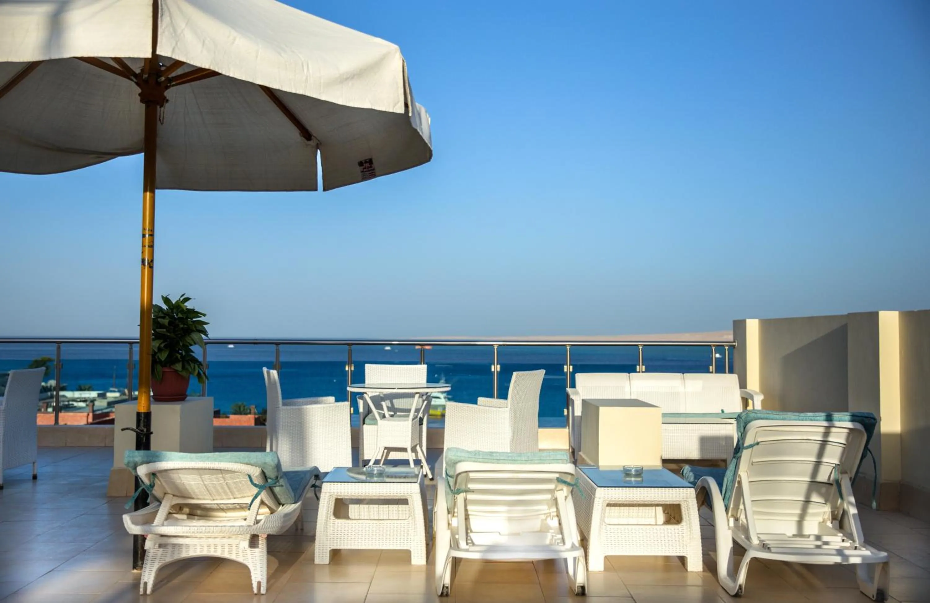 Seating area in Redcon Suites