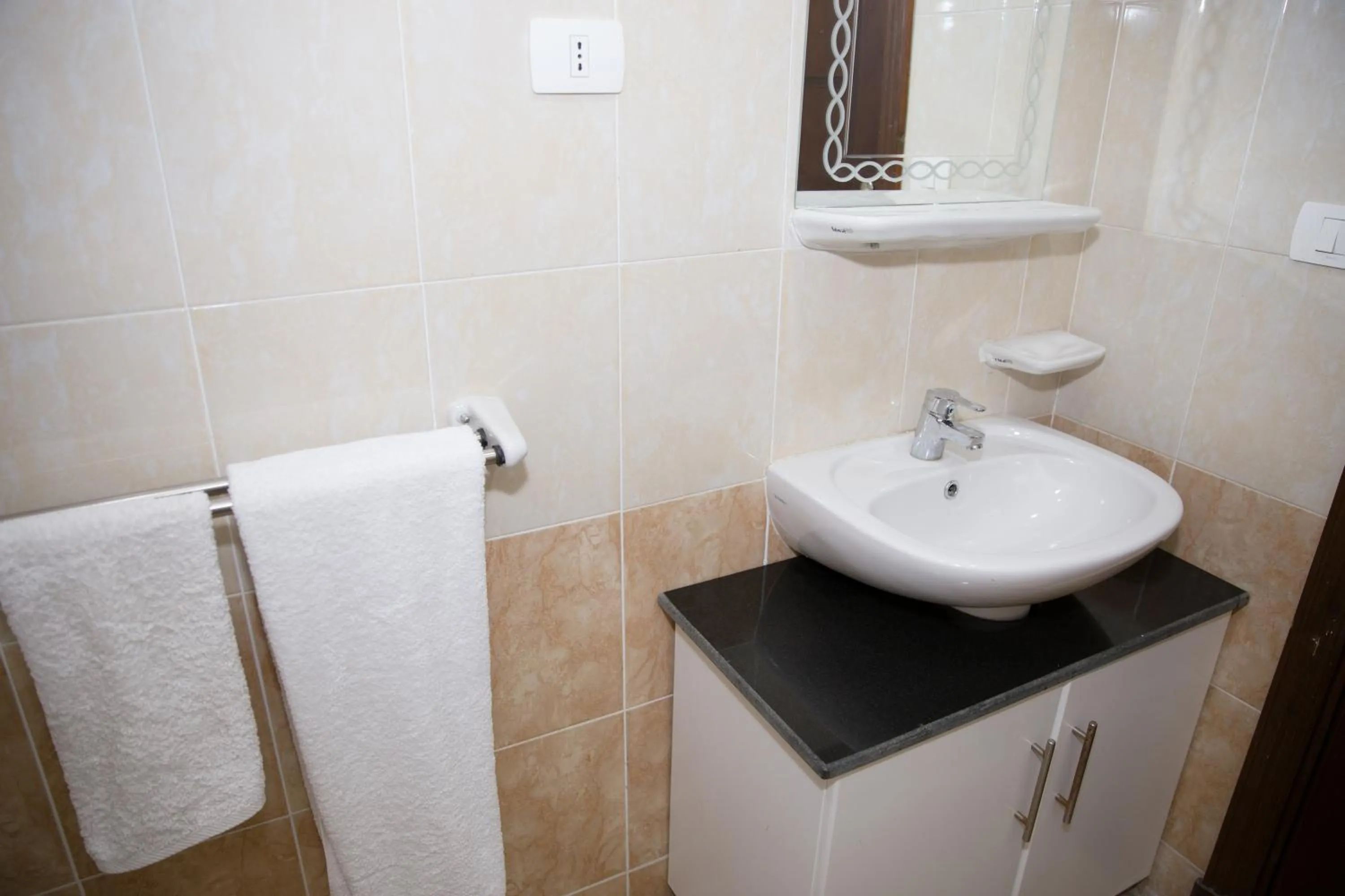 Bathroom in Redcon Suites