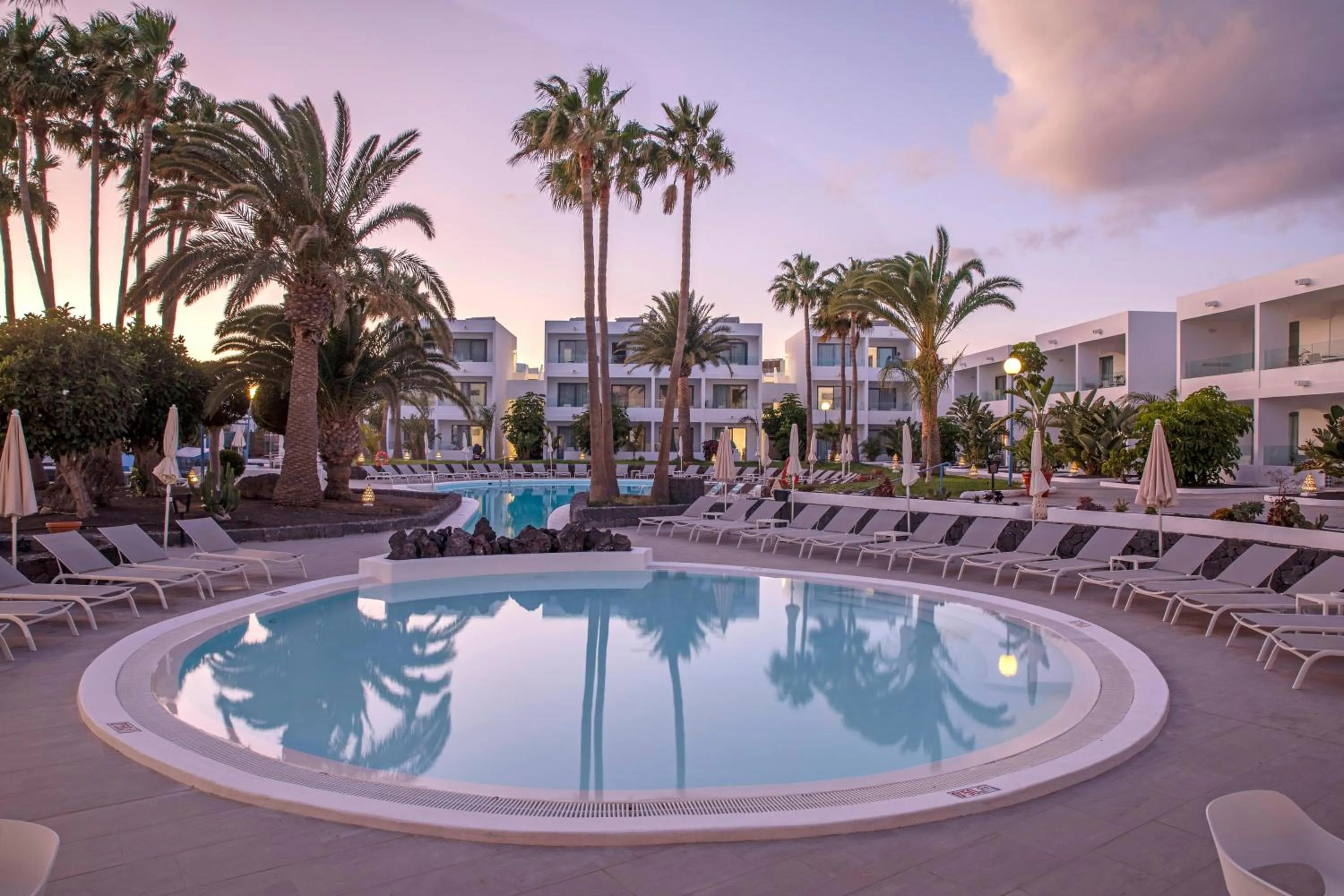 Swimming pool in Oasis Lanz Beach Mate