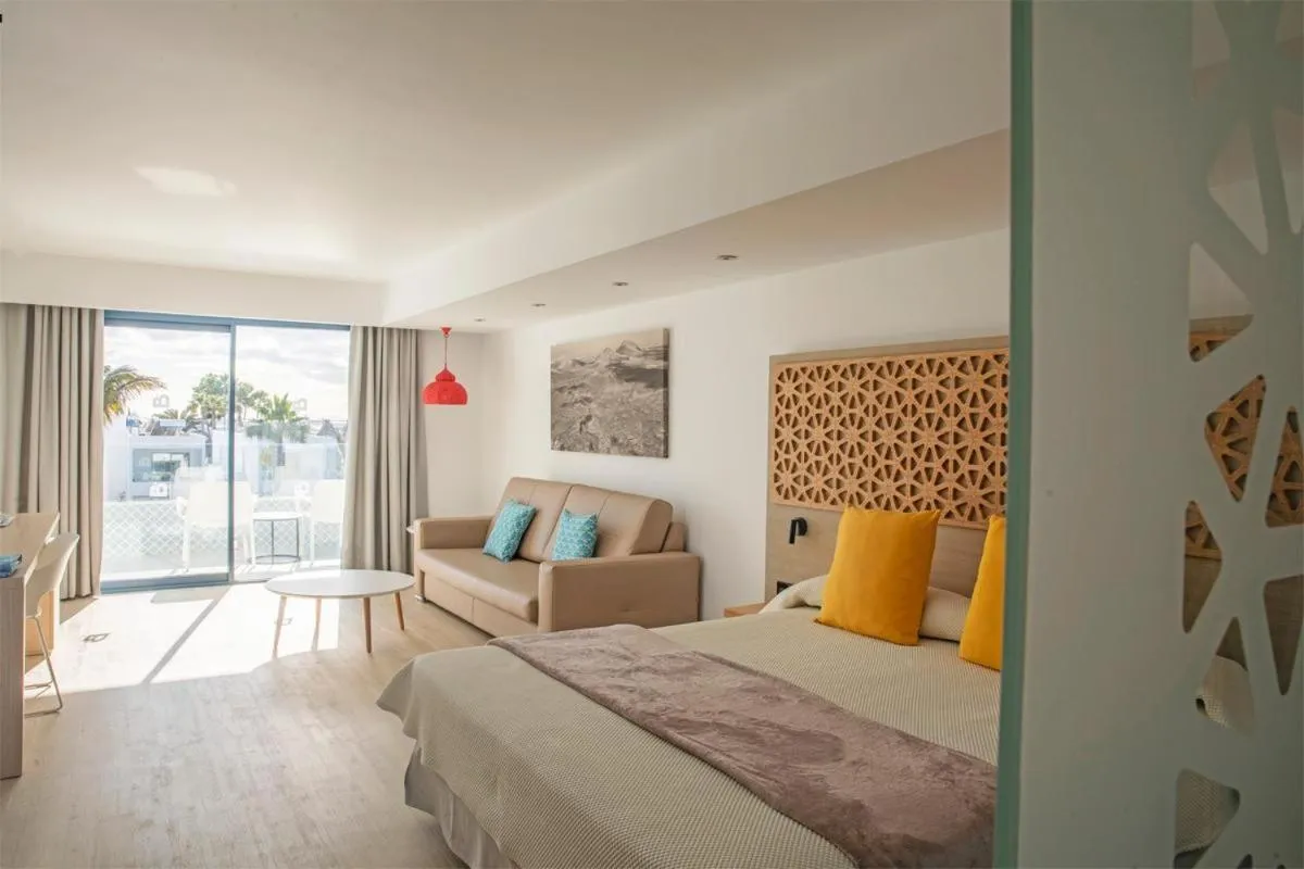 Photo of the whole room, Bed in Oasis Lanz Beach Mate