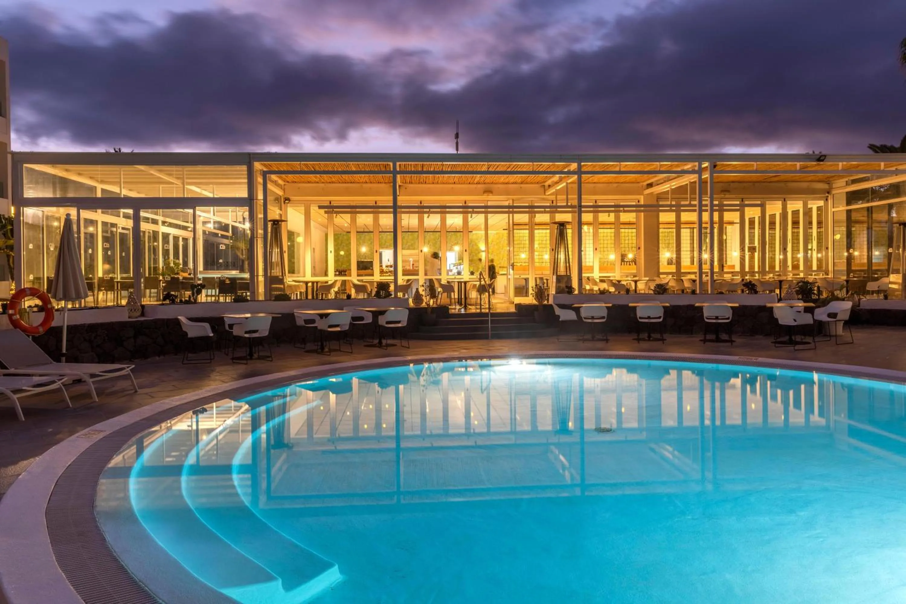 Swimming pool in Oasis Lanz Beach Mate