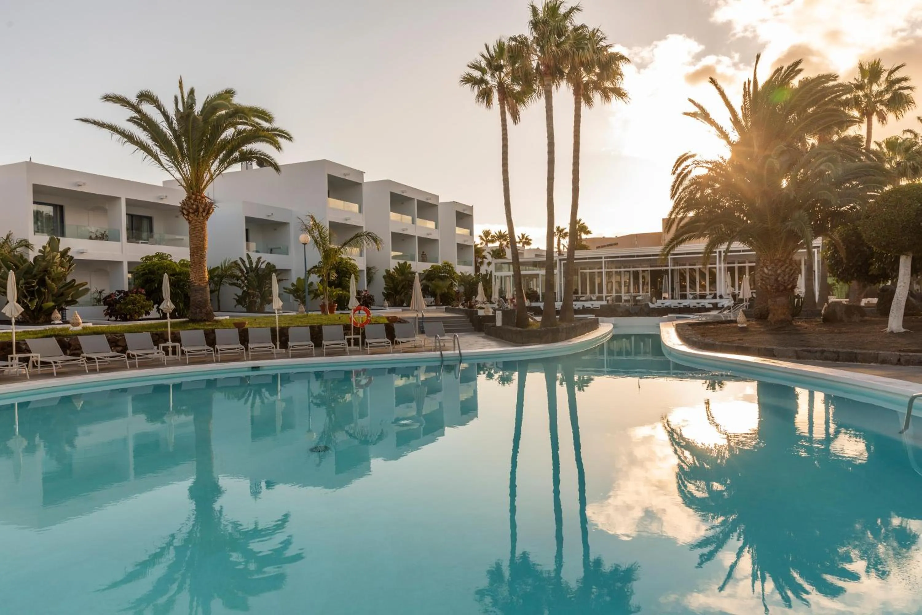 Swimming pool in Oasis Lanz Beach Mate