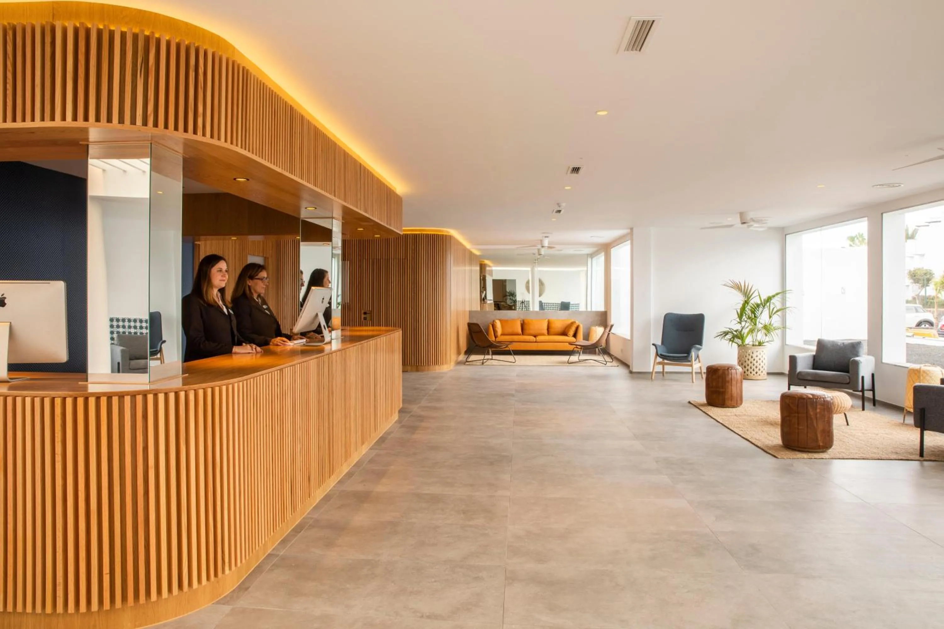 Lobby or reception in Oasis Lanz Beach Mate