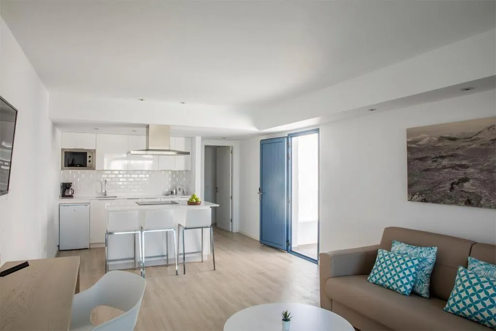 Kitchen or kitchenette in Oasis Lanz Beach Mate