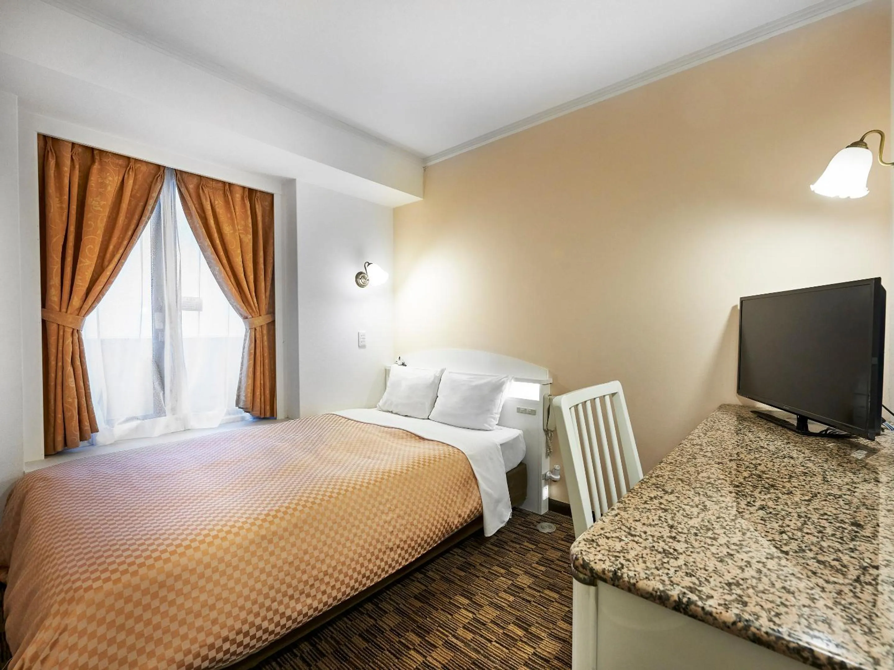 Photo of the whole room, Bed in Kobe Sannomiya Union Hotel