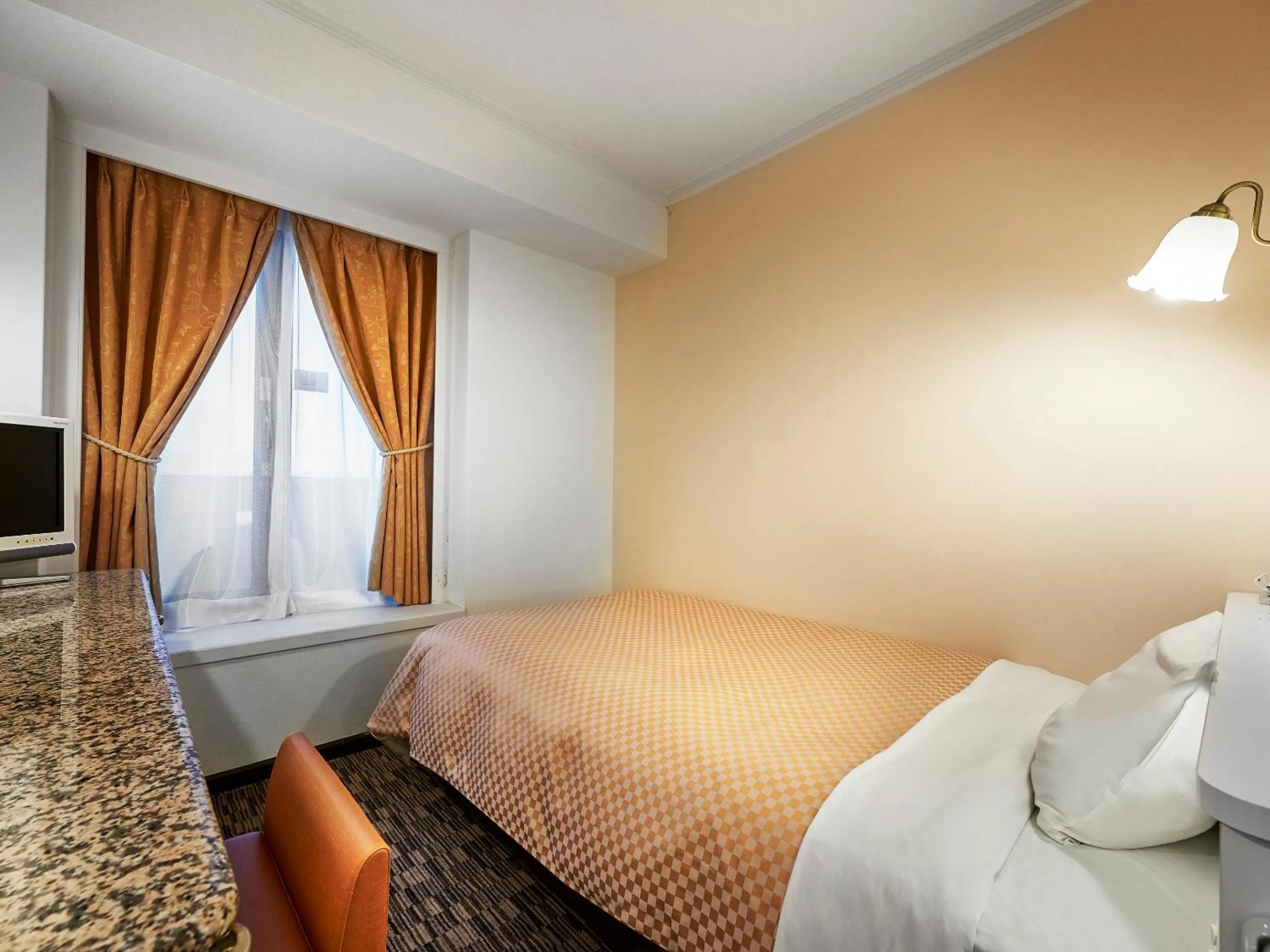 Photo of the whole room, Bed in Kobe Sannomiya Union Hotel